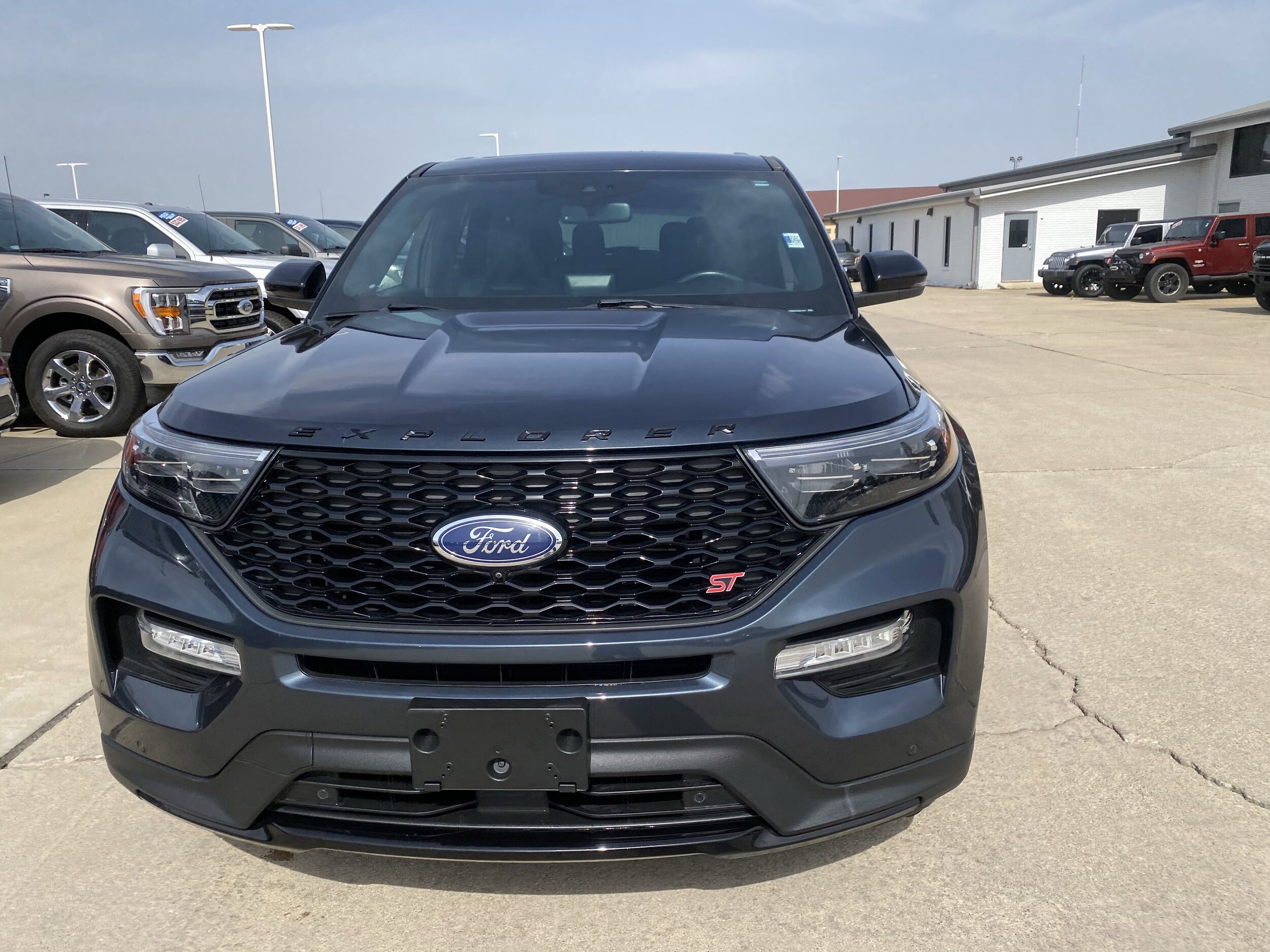 2022 Ford Explorer ST photo 2