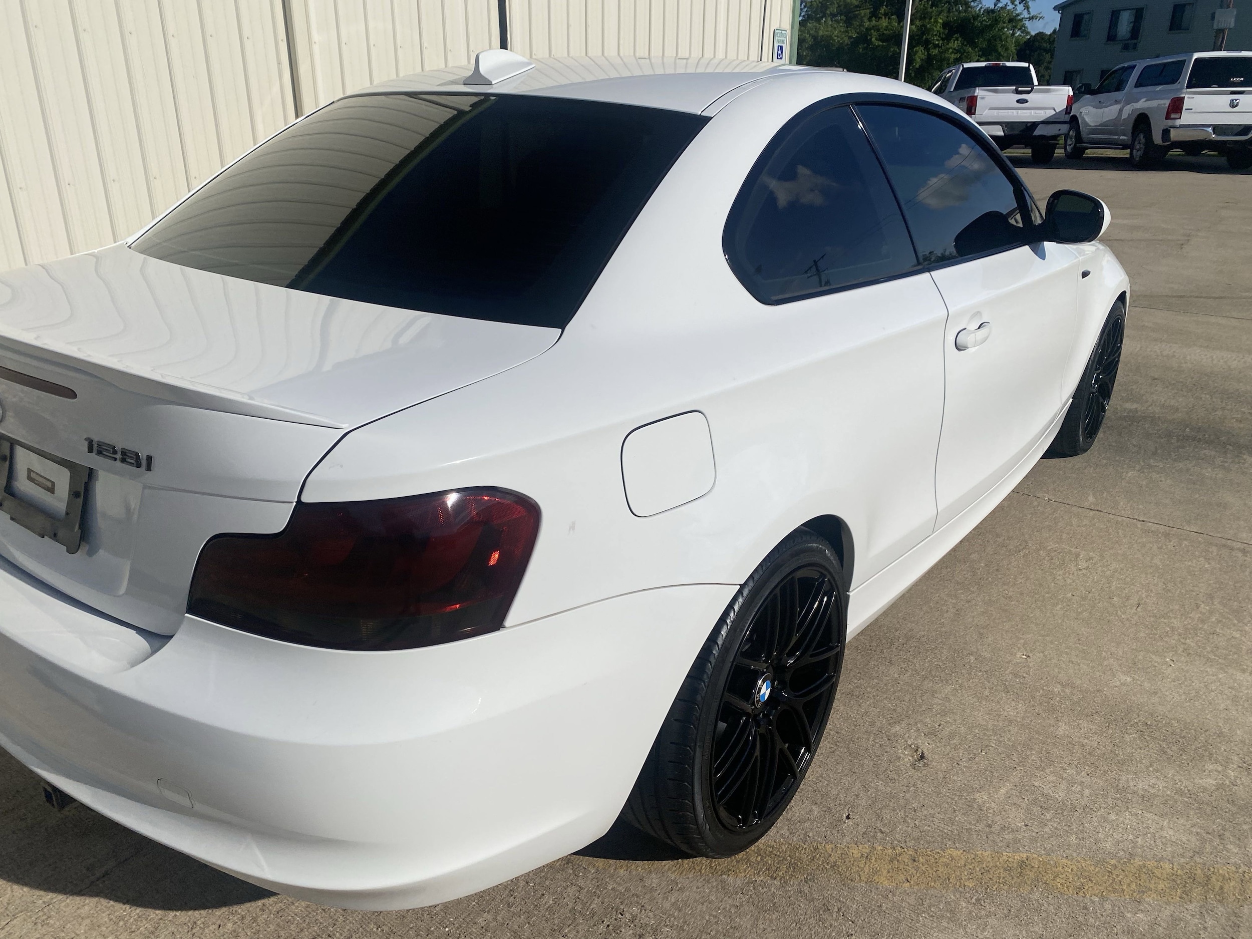 Used 2013 BMW 1 Series 128i with VIN WBAUP9C5XDVS95137 for sale in Effingham, IL