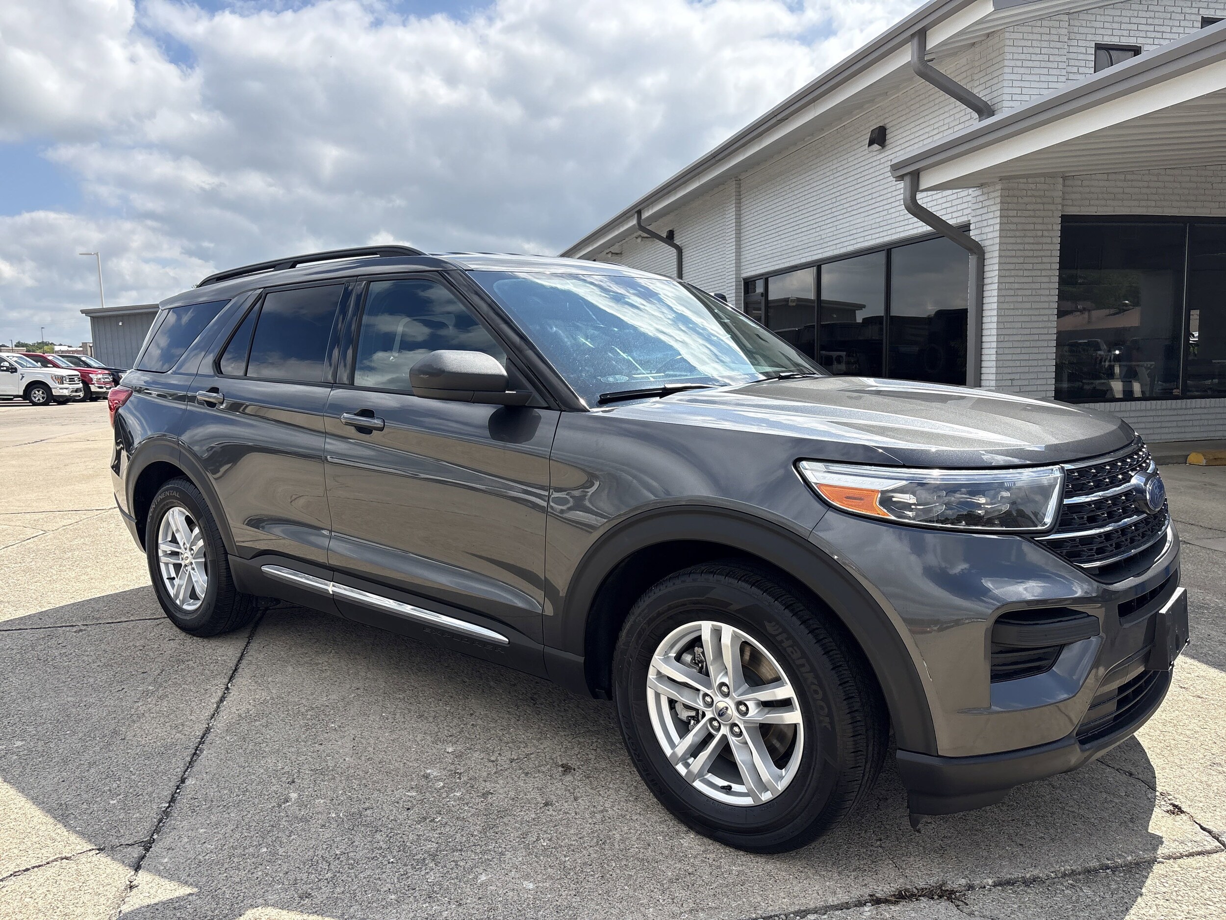 2020 Ford Explorer XLT photo 3
