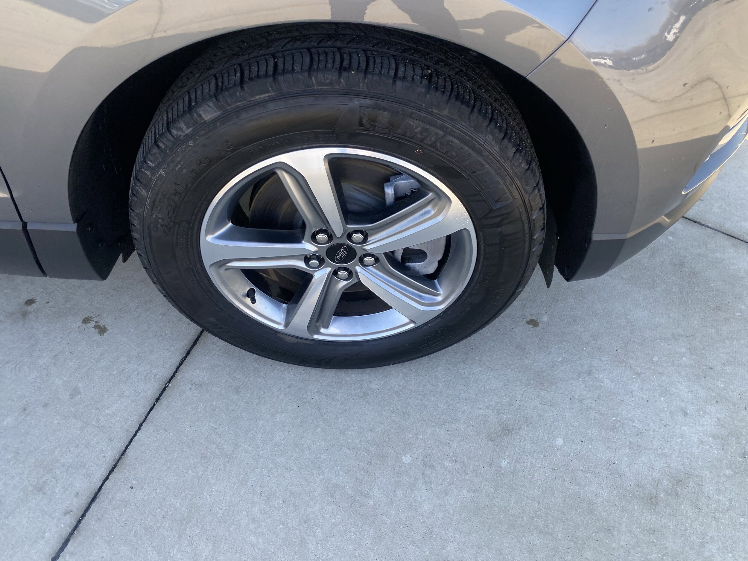 2023 Ford Edge SEL photo 4