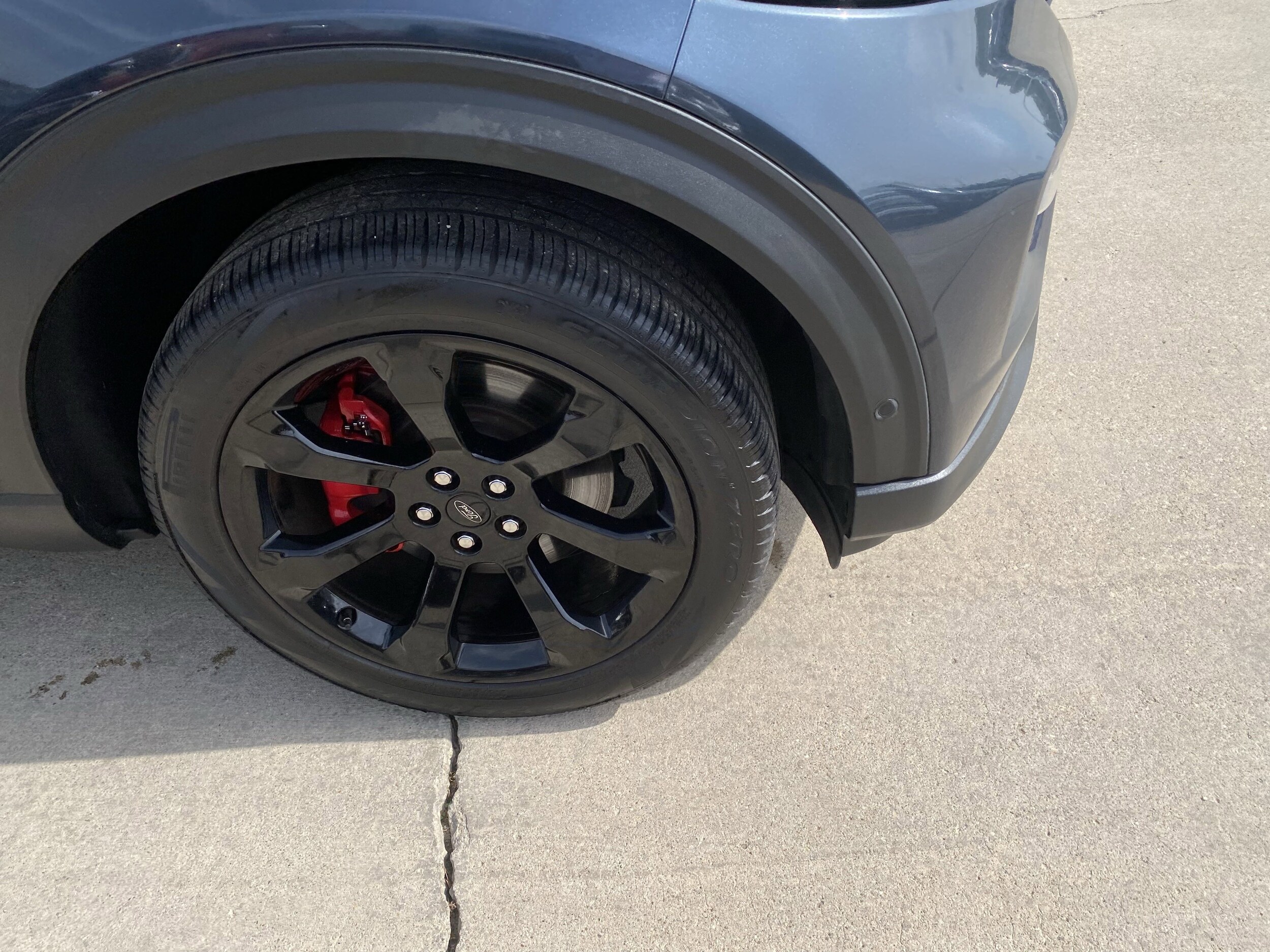 2022 Ford Explorer ST photo 4