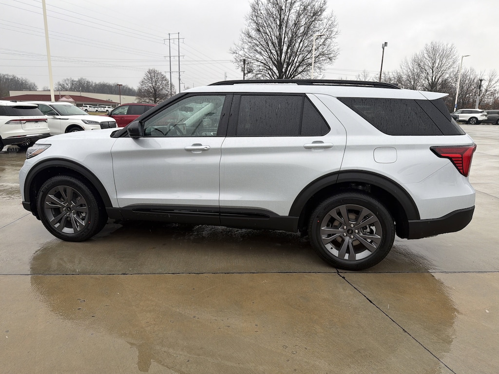 2026 Ford Explorer photo 3