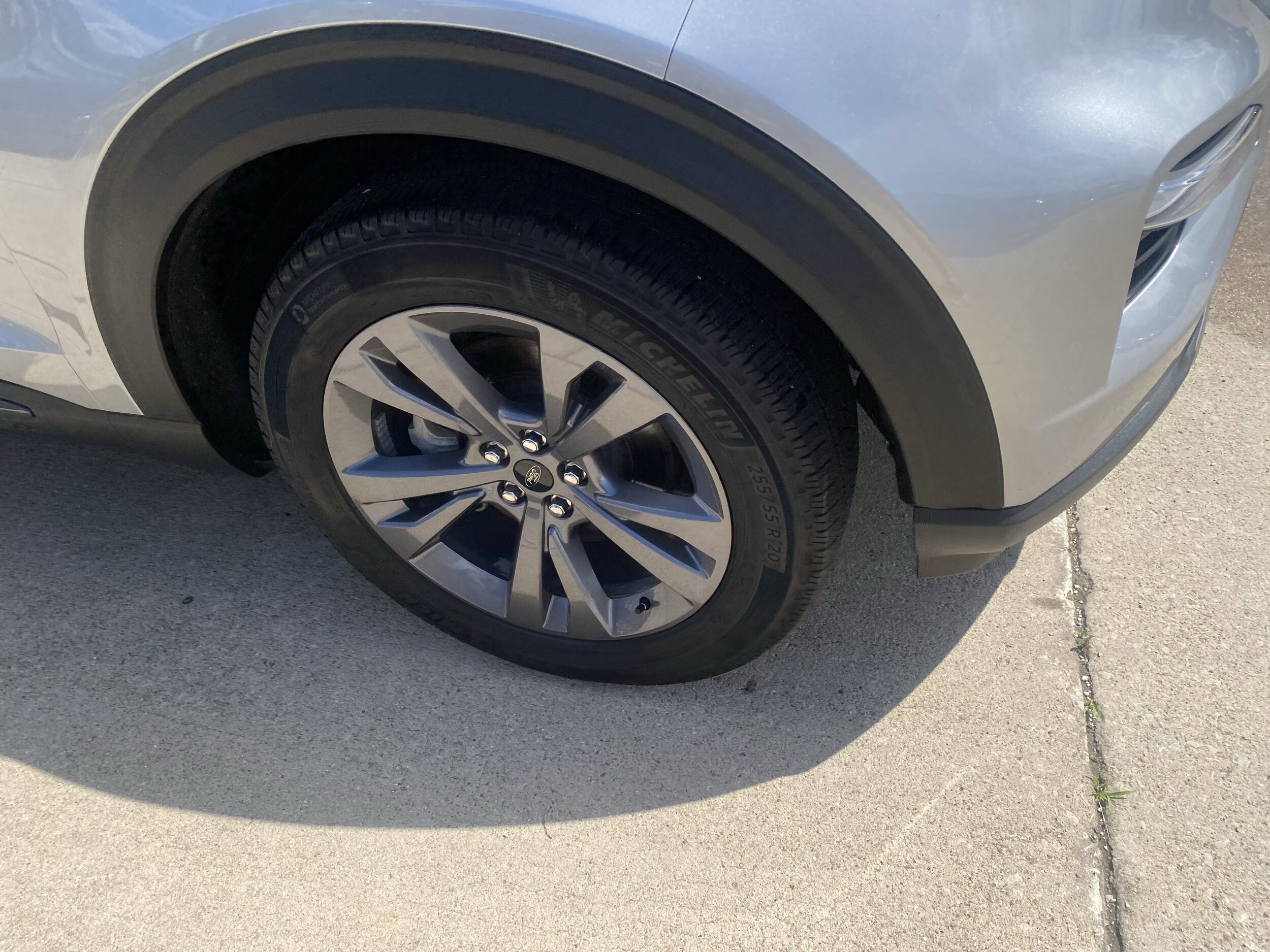 2023 Ford Explorer XLT photo 4