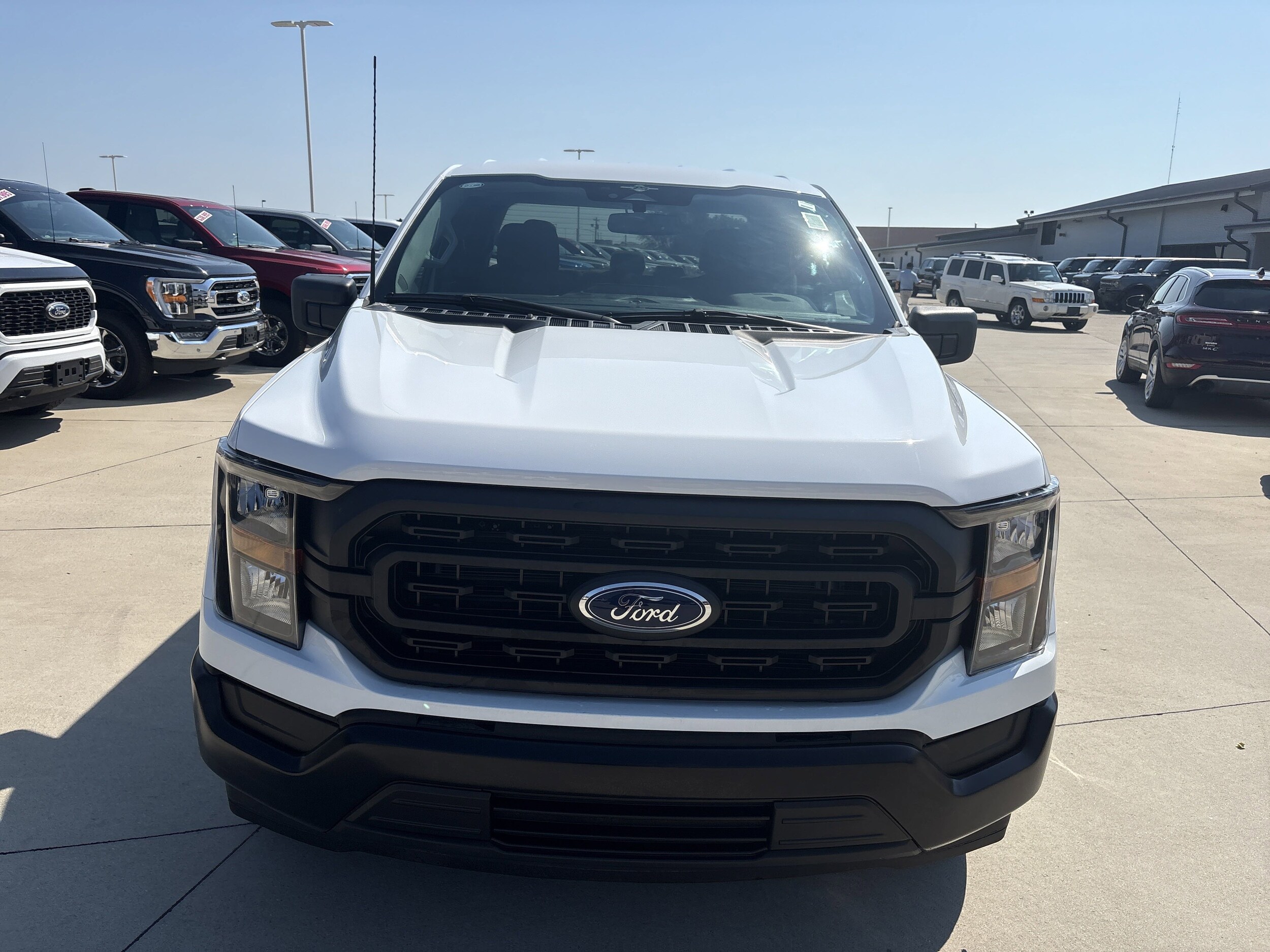 2023 Ford F-150 photo 2