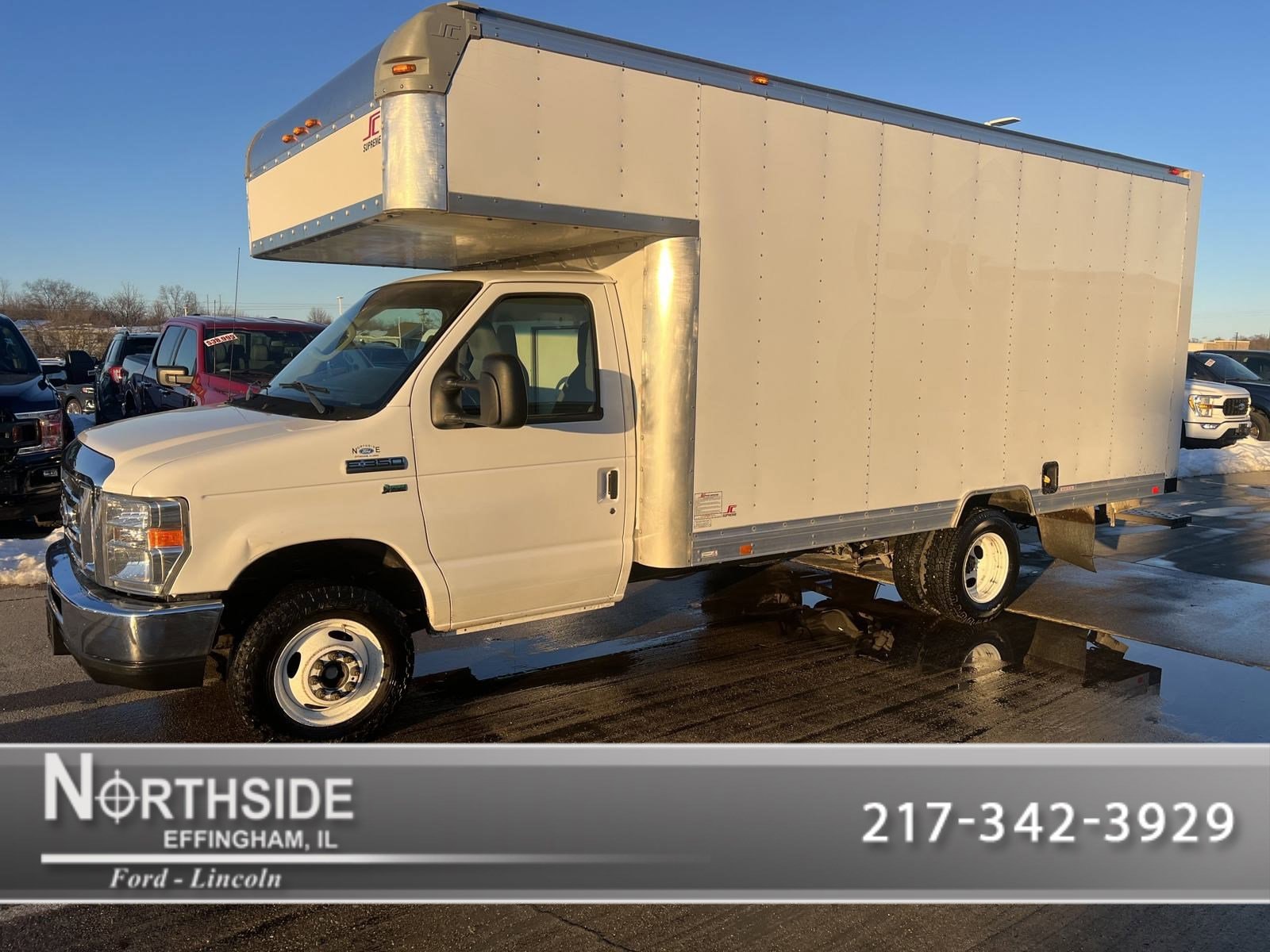 2015 Ford E-350 Cutaway Truck 