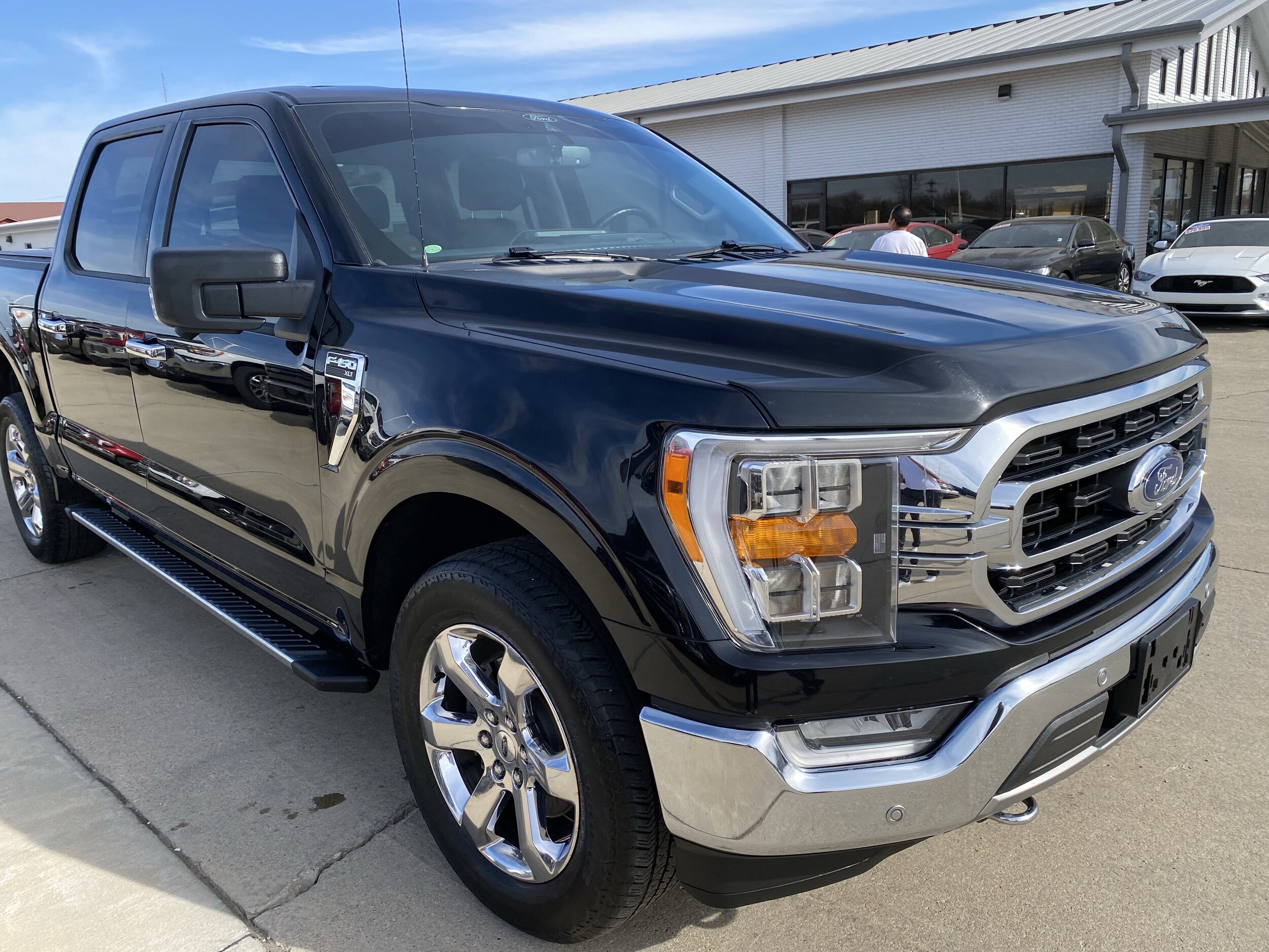 2021 Ford F-150 XLT photo 4