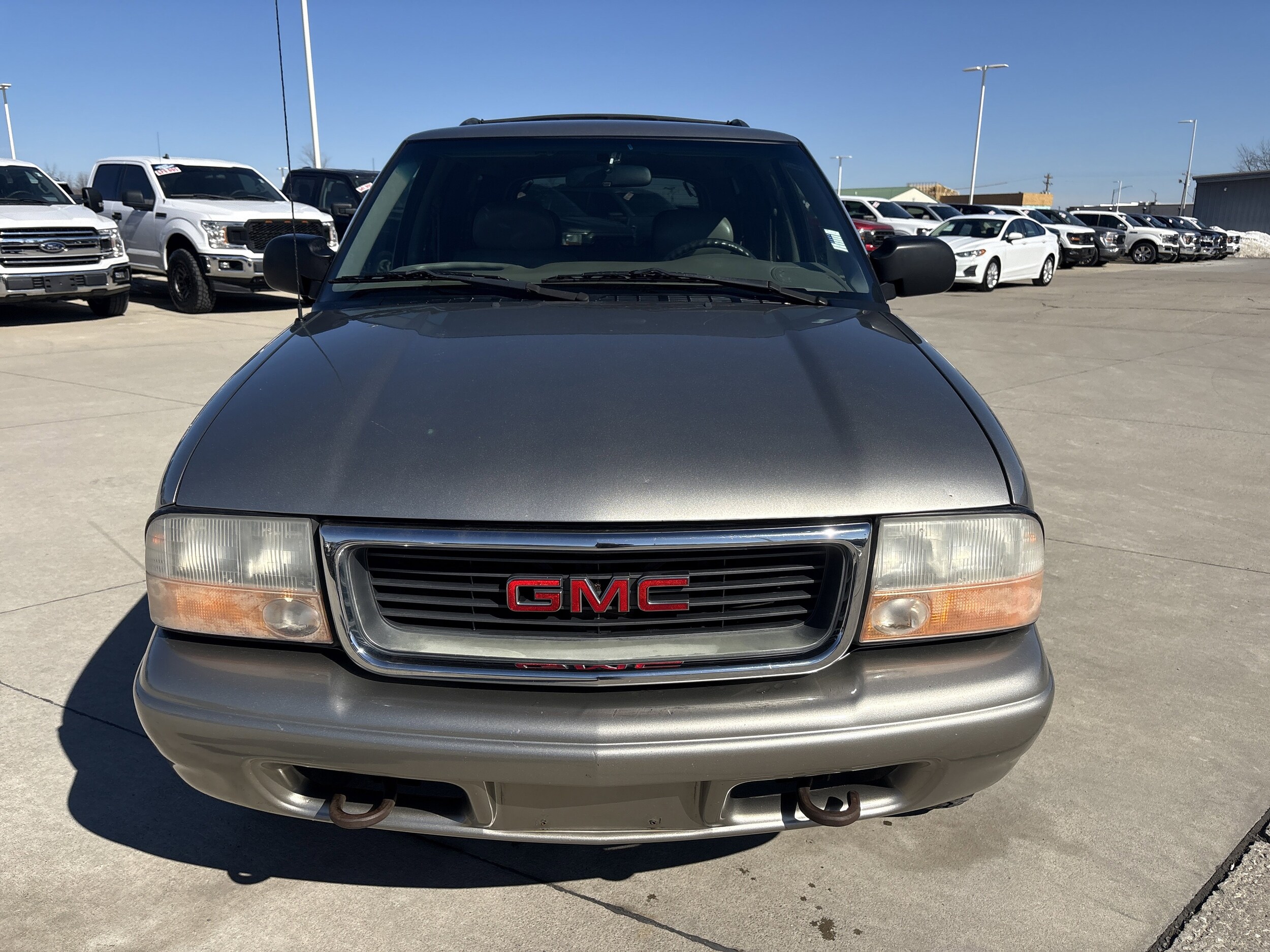 Used 2000 GMC Jimmy SLT with VIN 1GKDT13W0Y2395087 for sale in Effingham, IL