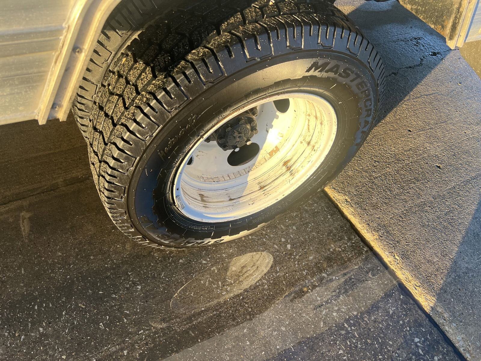2015 Ford E-350 photo 3