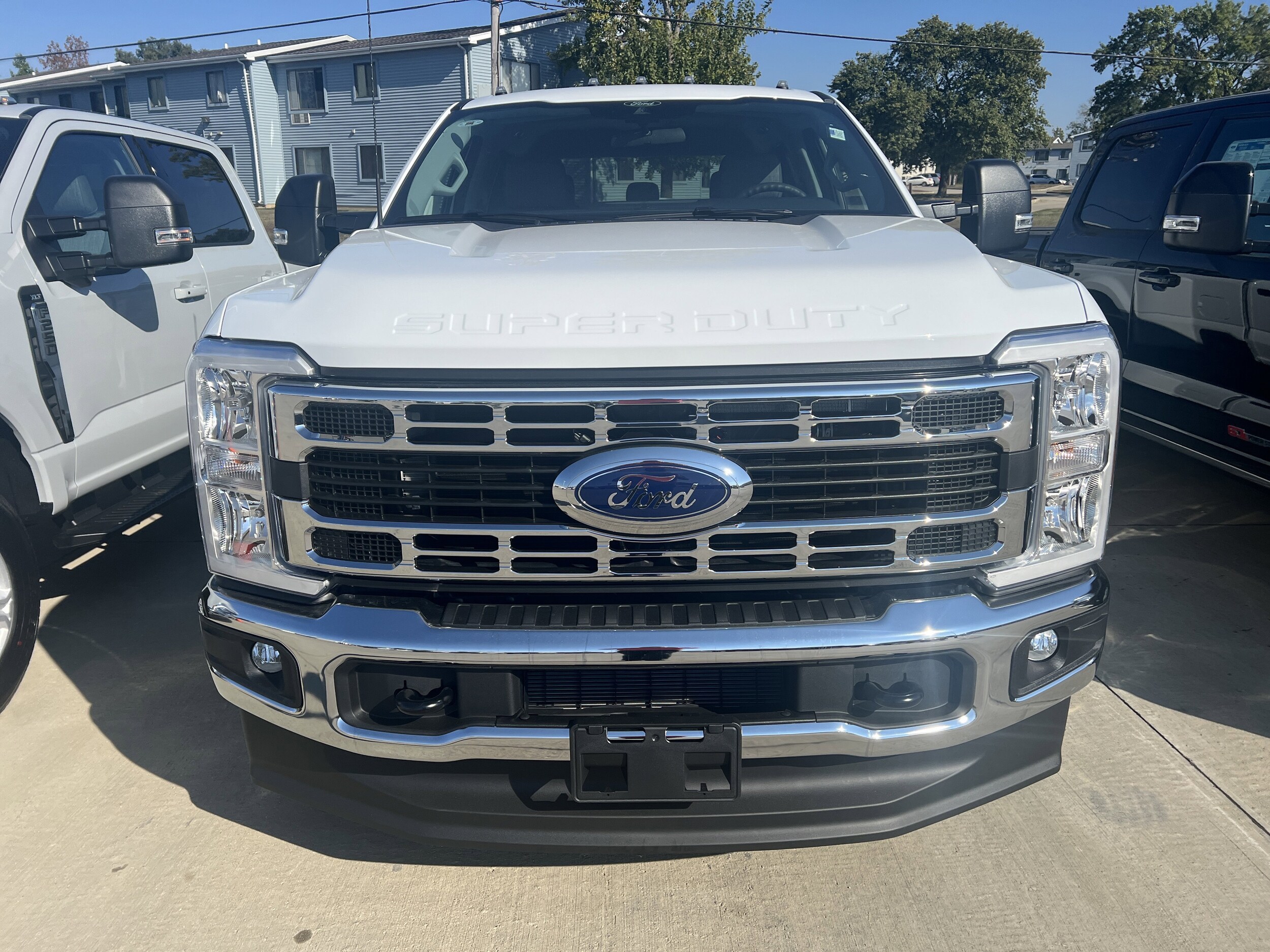 2026 Ford F-350 XLT photo 2