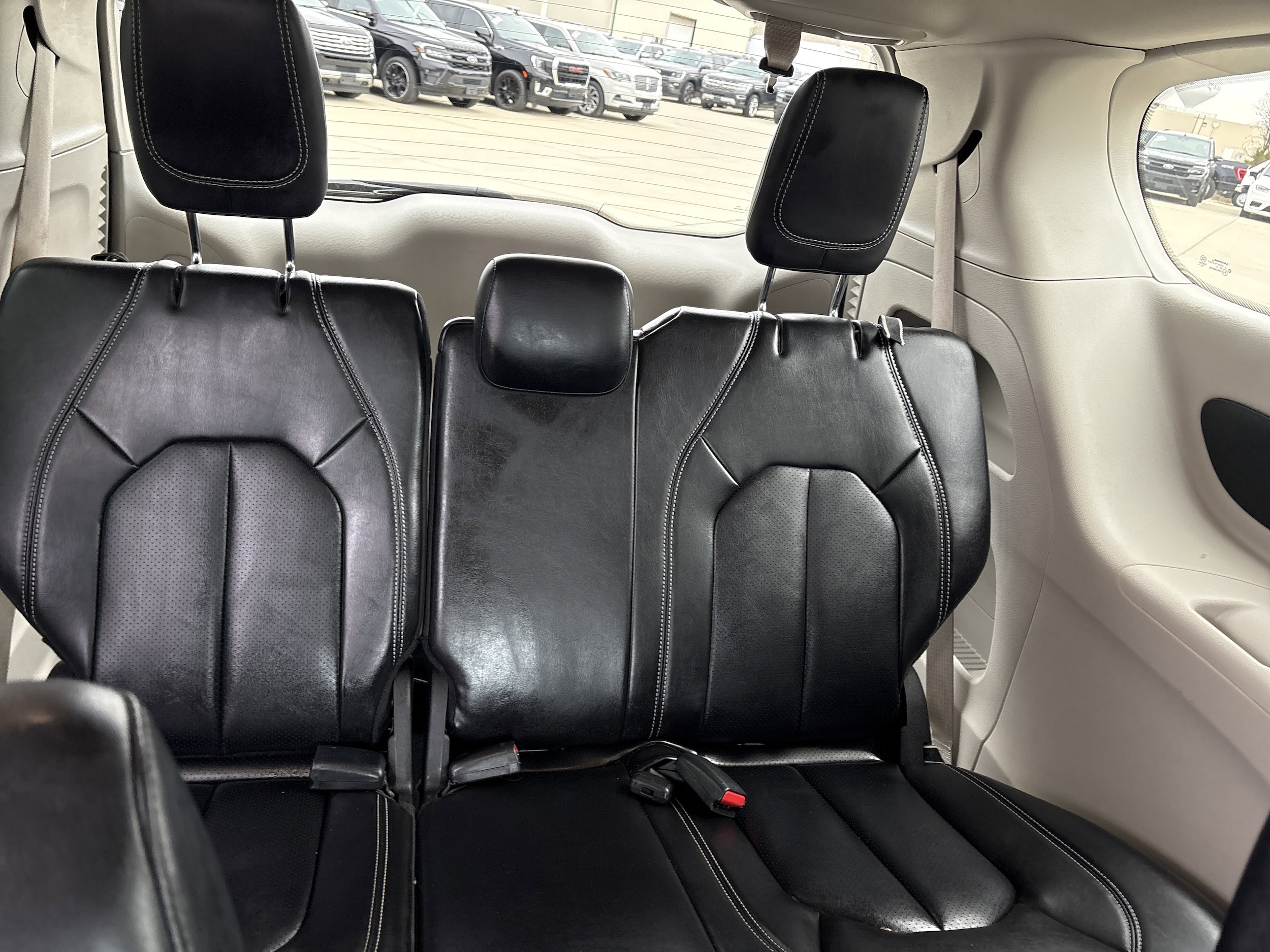 2024 Chrysler Pacifica Touring L - Photo 7