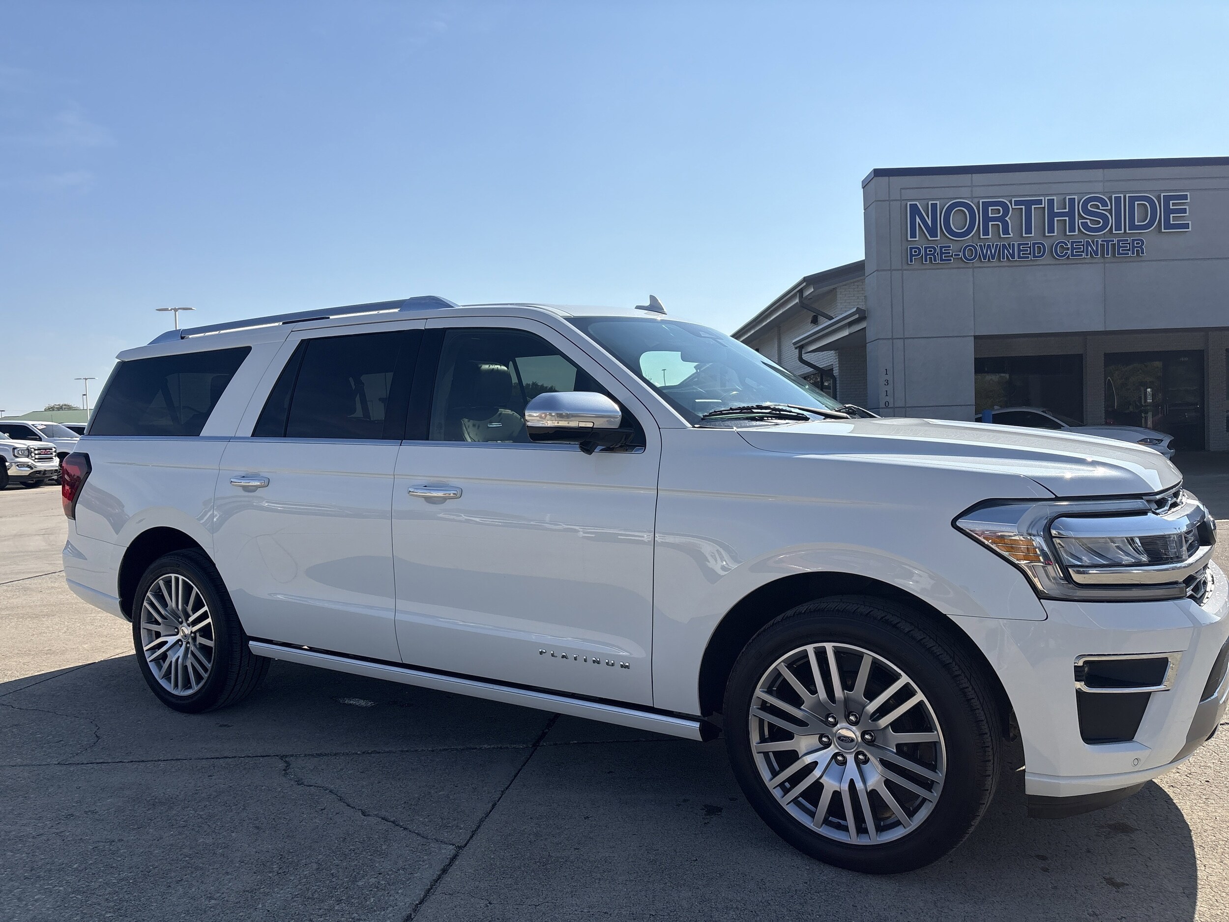 2022 Ford Expedition MAX Platinum photo 3