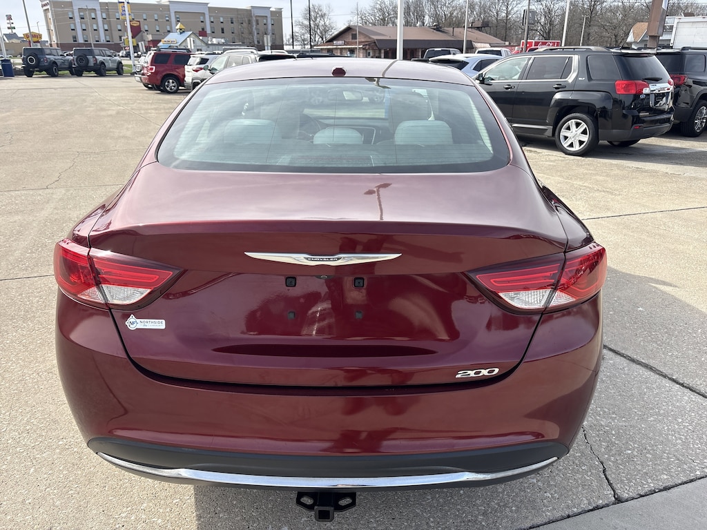 2016 Chrysler 200 Limited photo 4