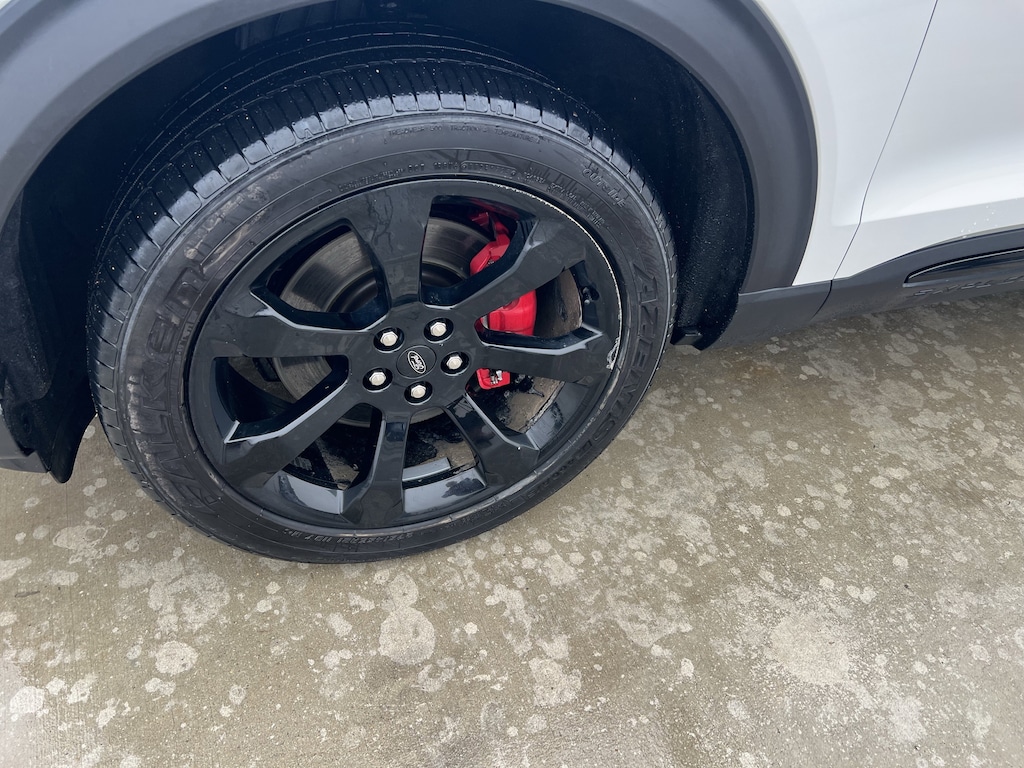 2020 Ford Explorer ST photo 2