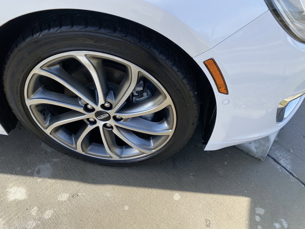 2018 Lincoln MKZ Hybrid Reserve photo 4