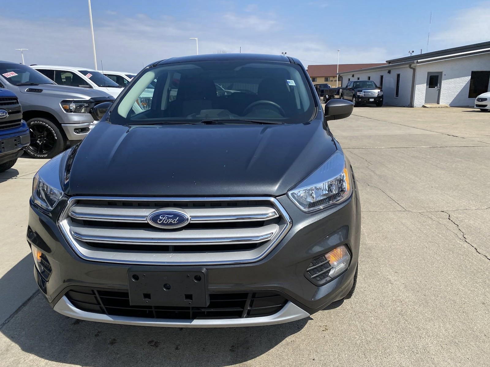 Used 2019 Ford Escape SE with VIN 1FMCU0GD6KUA42254 for sale in Effingham, IL