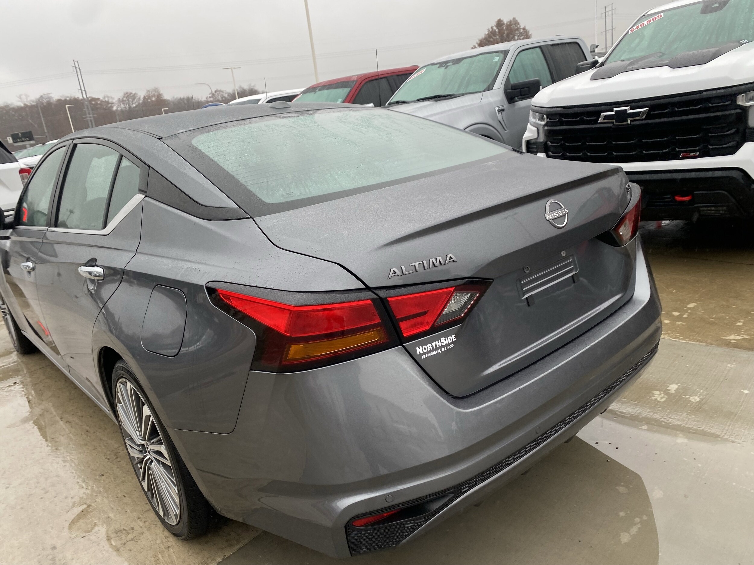 2024 Nissan Altima 2.5 SV photo 3