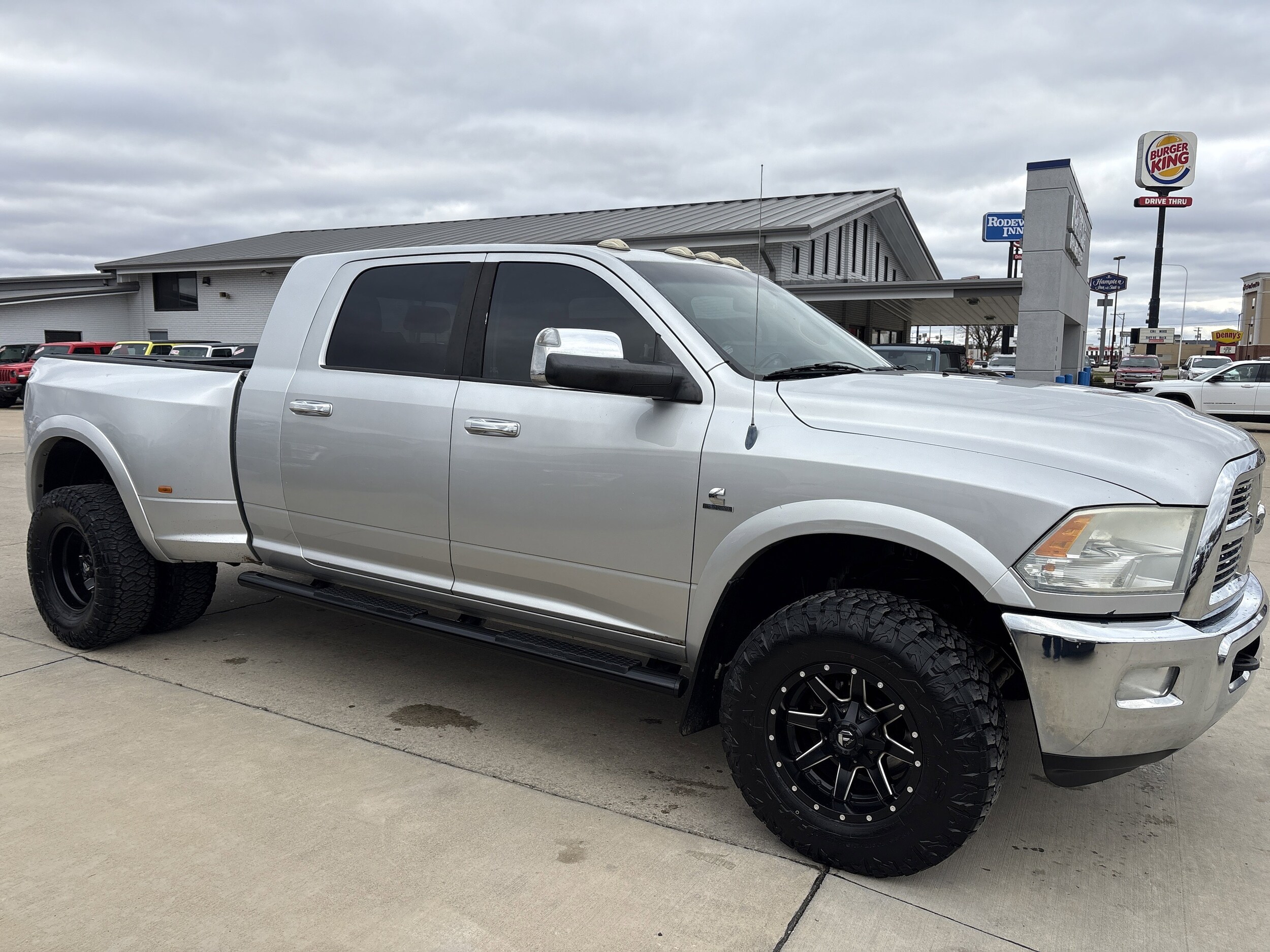 2011 Ram 3500 Laramie photo 3