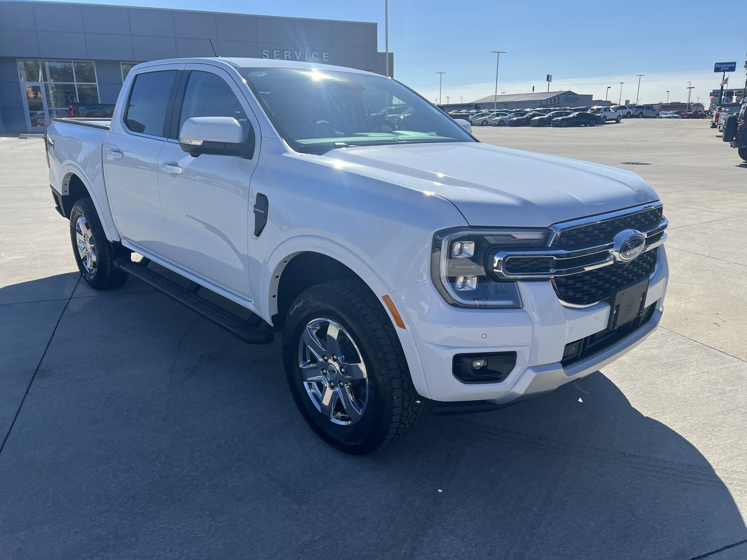 2025 Ford Ranger Lariat photo 2