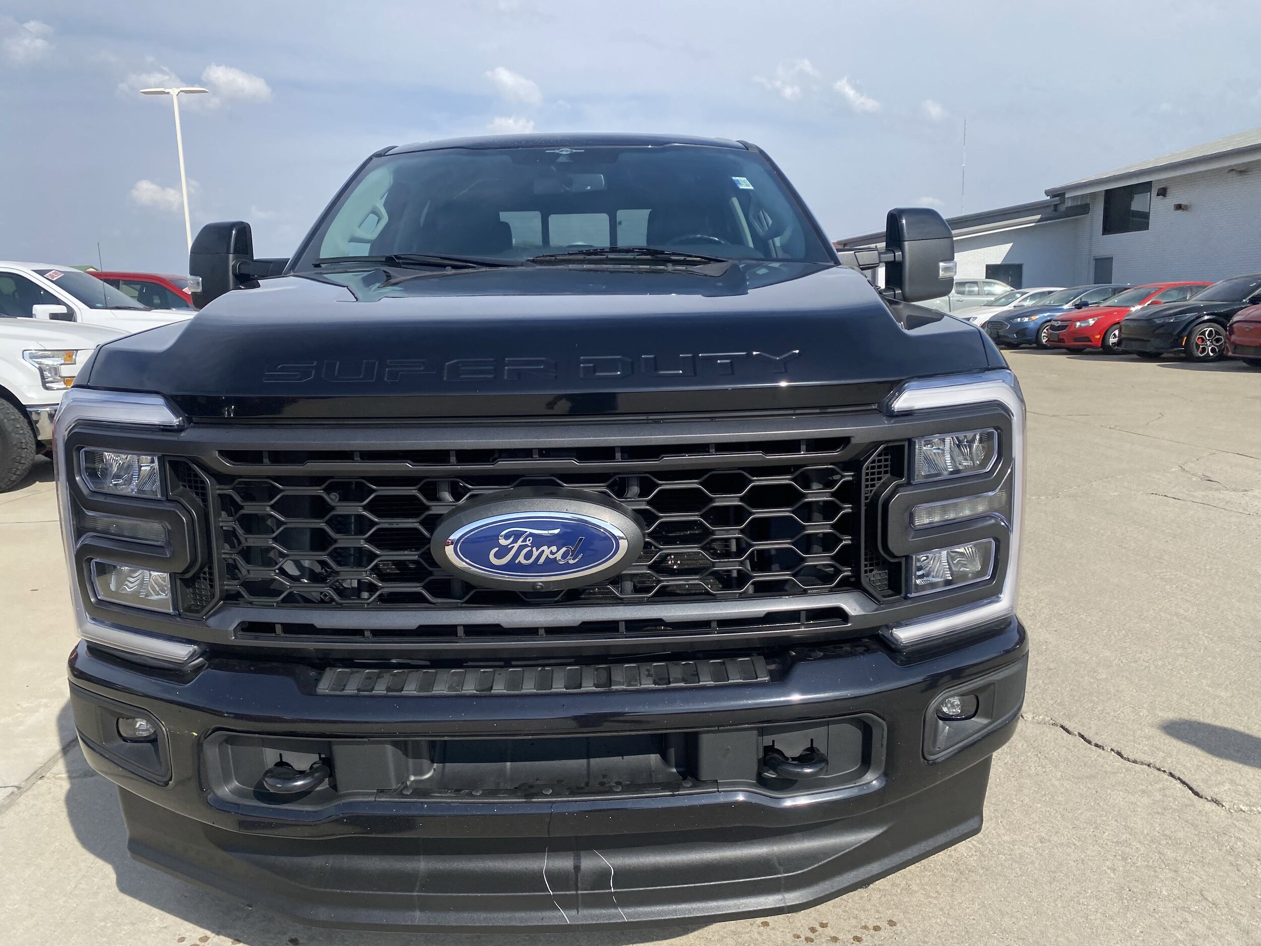2023 Ford F-350 Lariat photo 2