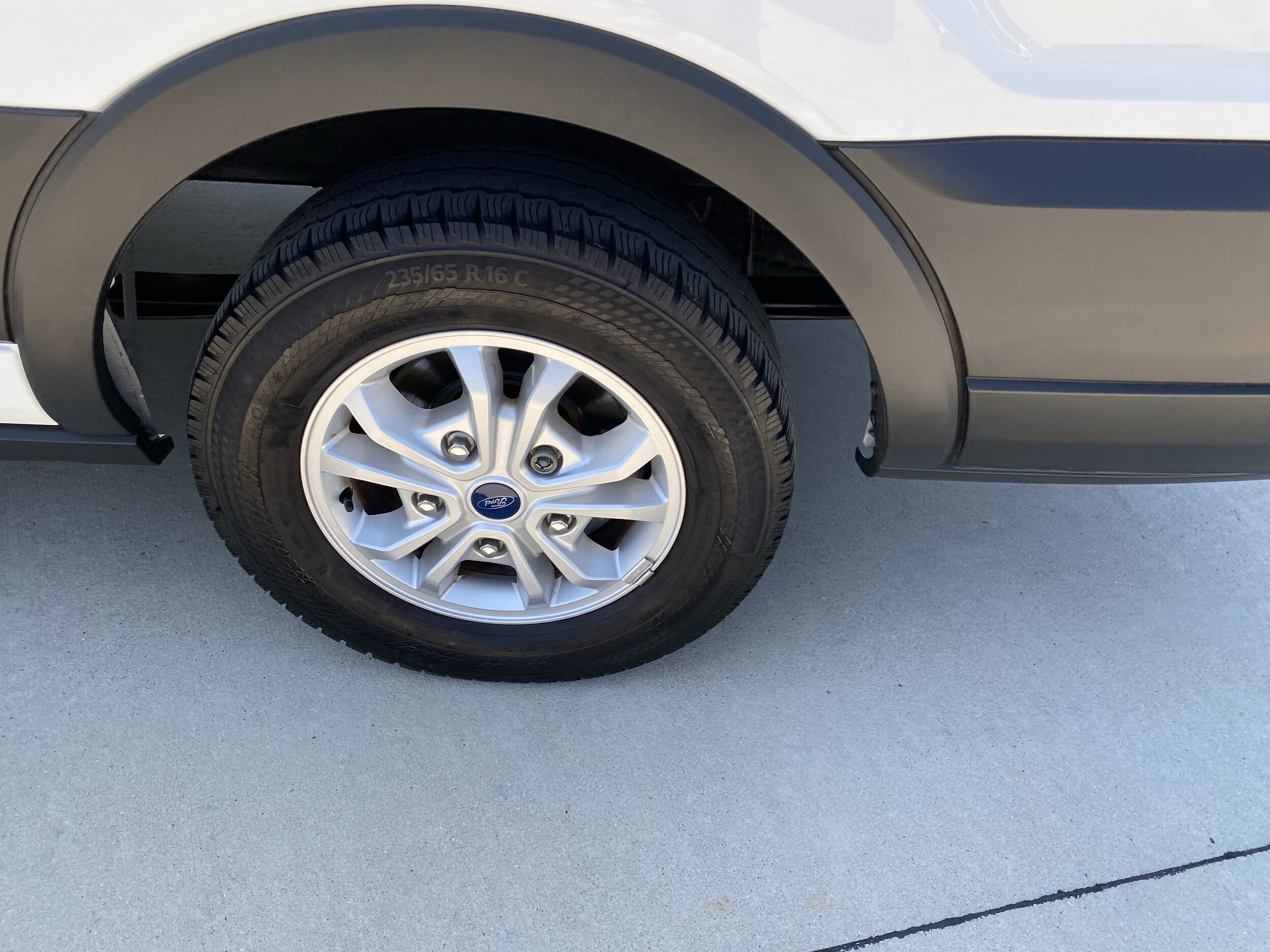 2023 Ford Transit Passenger Van XLT - Photo 7