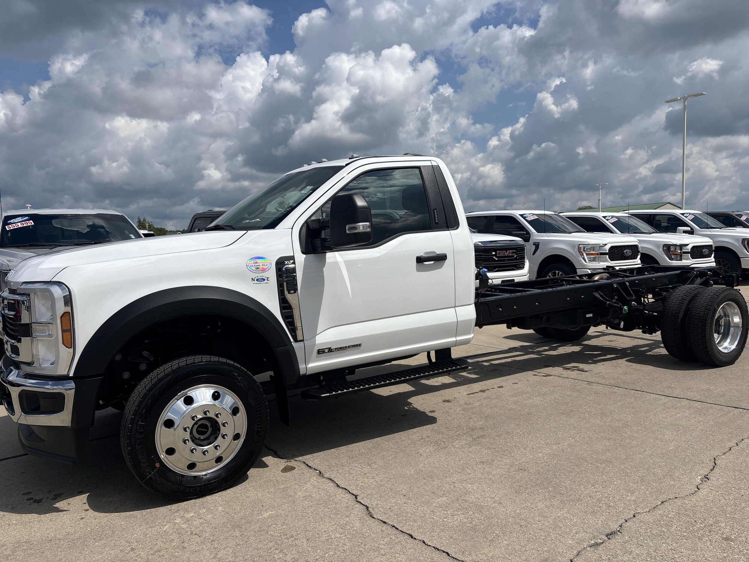 2024 Ford F-550 photo 2