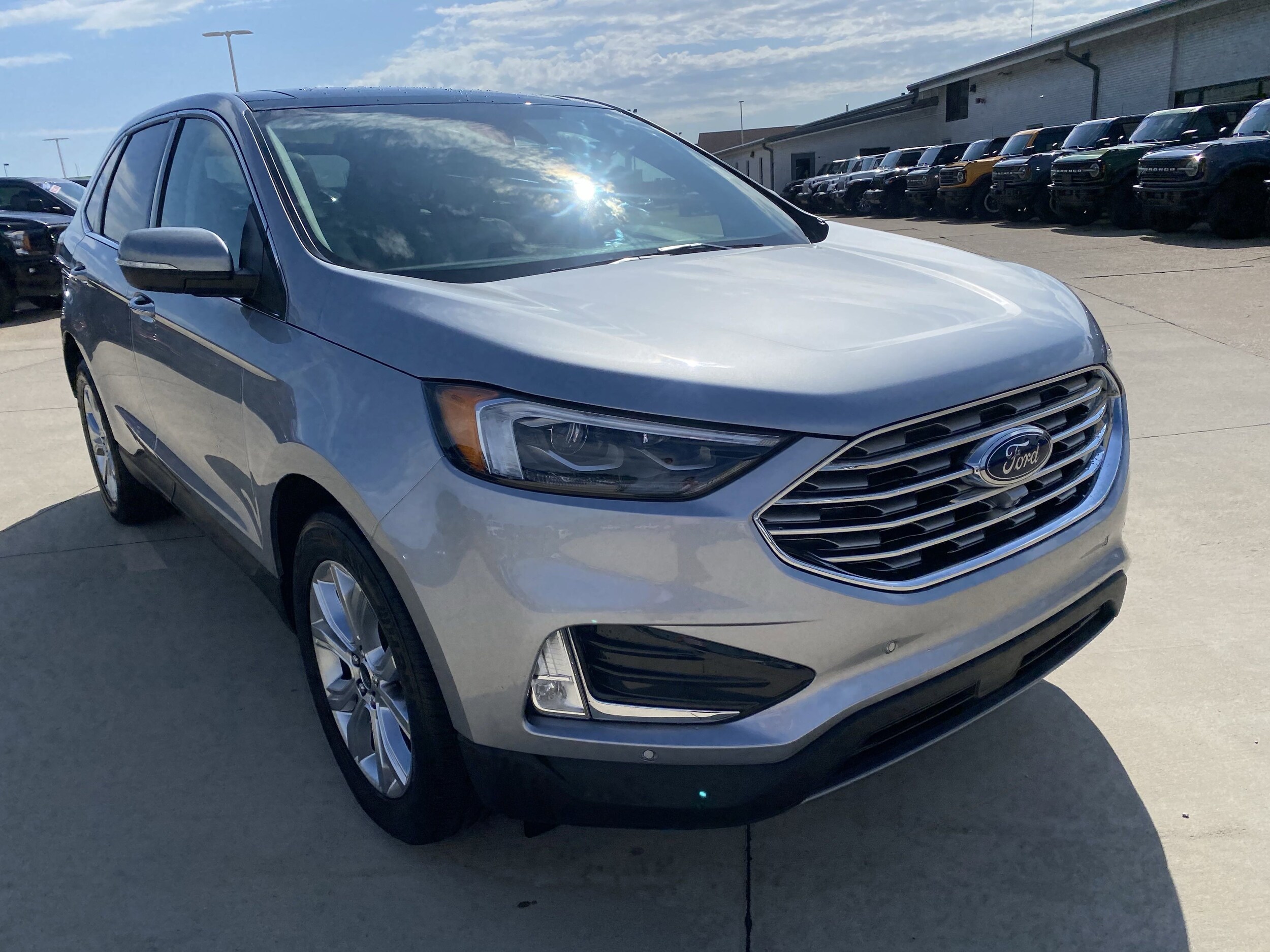2024 Ford Edge Titanium photo 3
