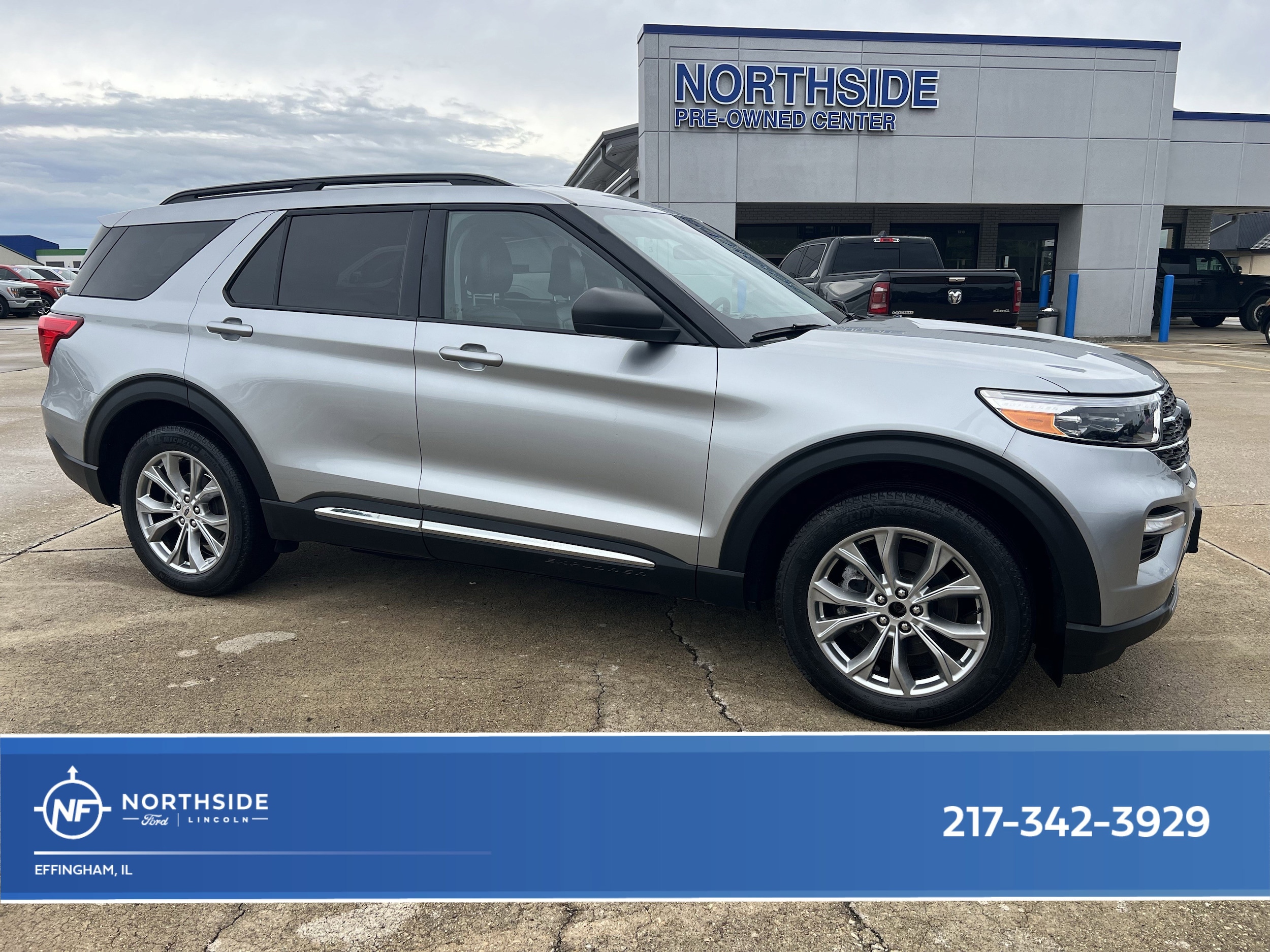 2023 Ford Explorer XLT 4WD's photo