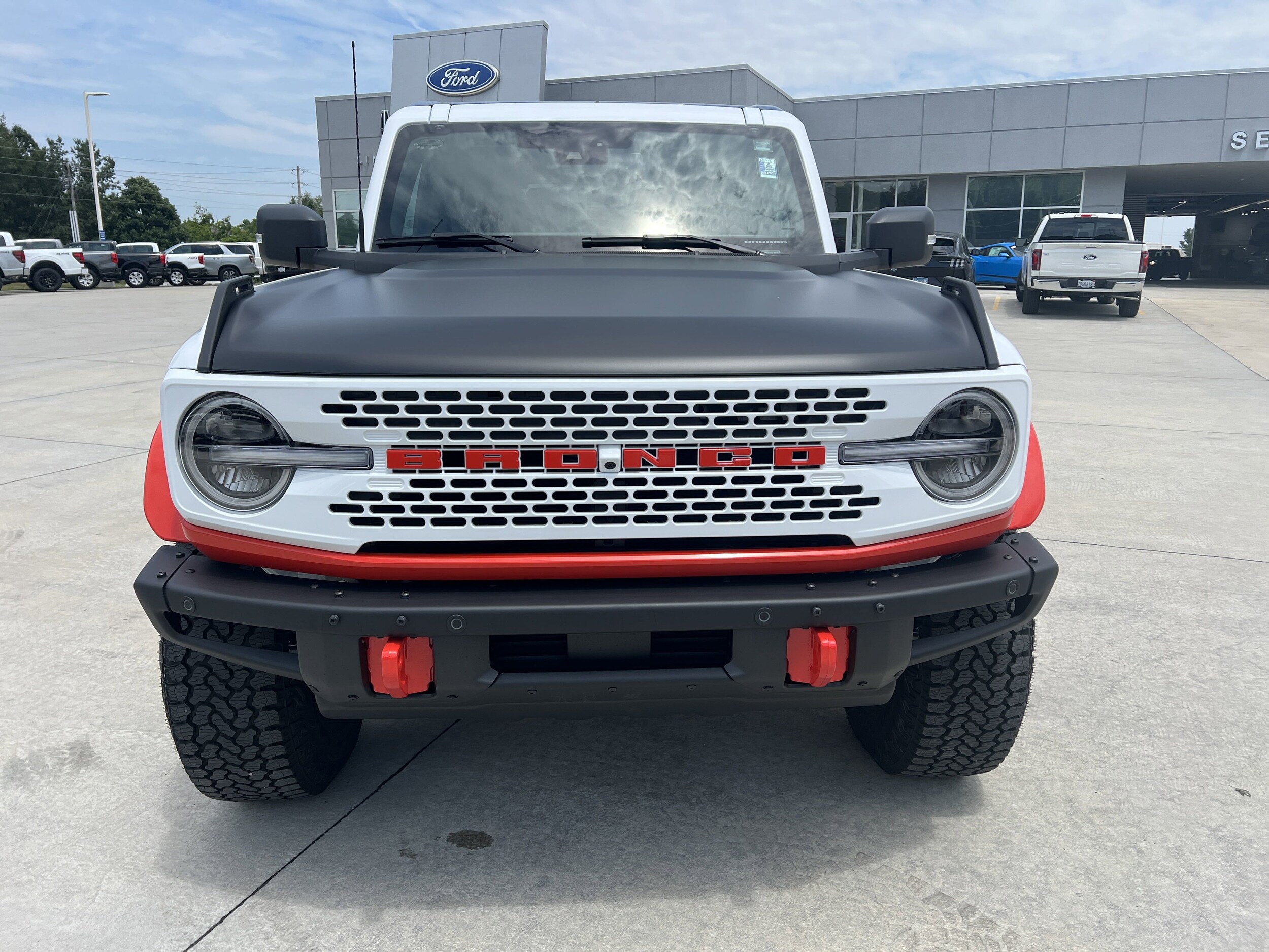 2025 Ford Bronco First Edition photo 3