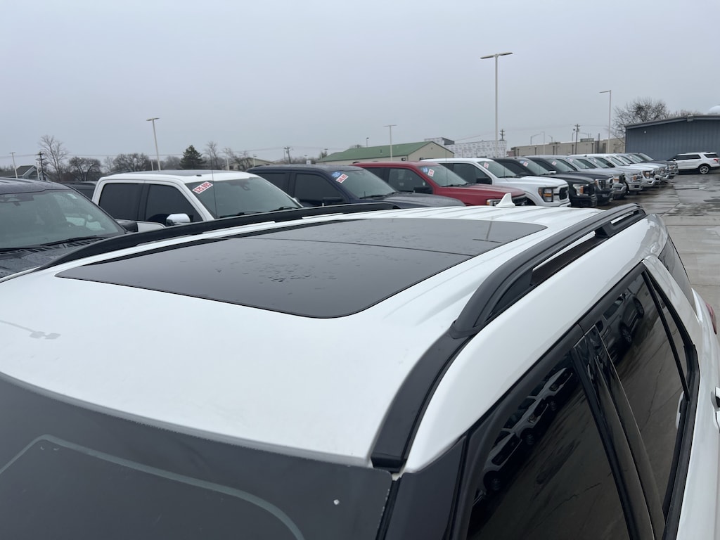 2020 Ford Explorer ST photo 3