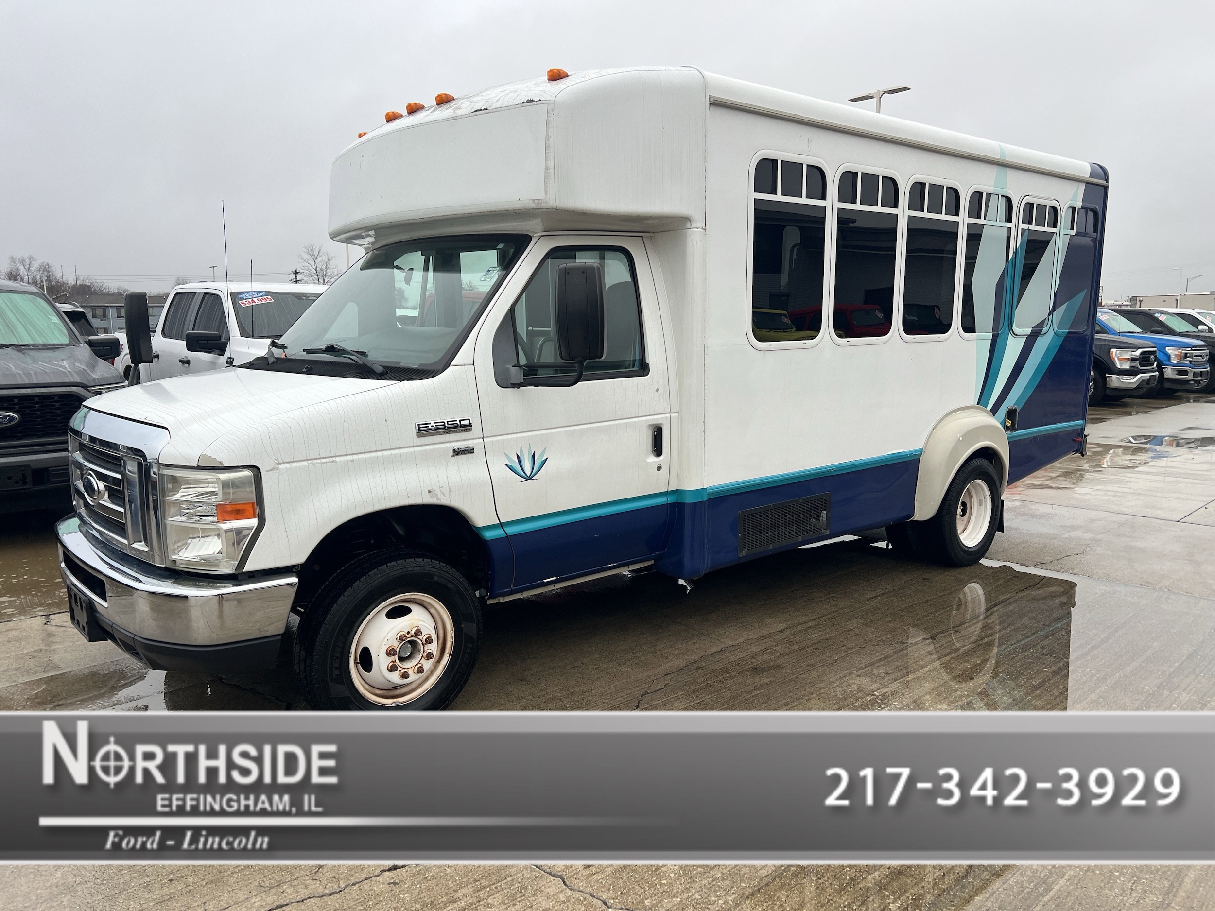 2012 Ford E-350 Cutaway Truck 