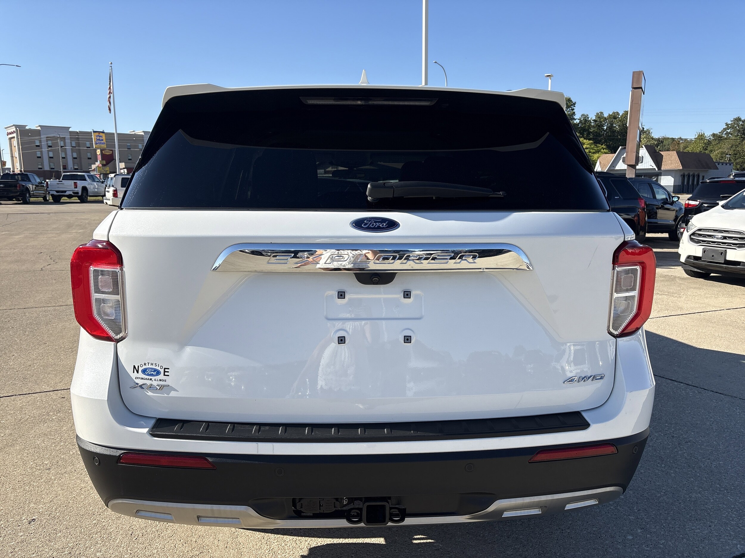 2023 Ford Explorer XLT photo 2