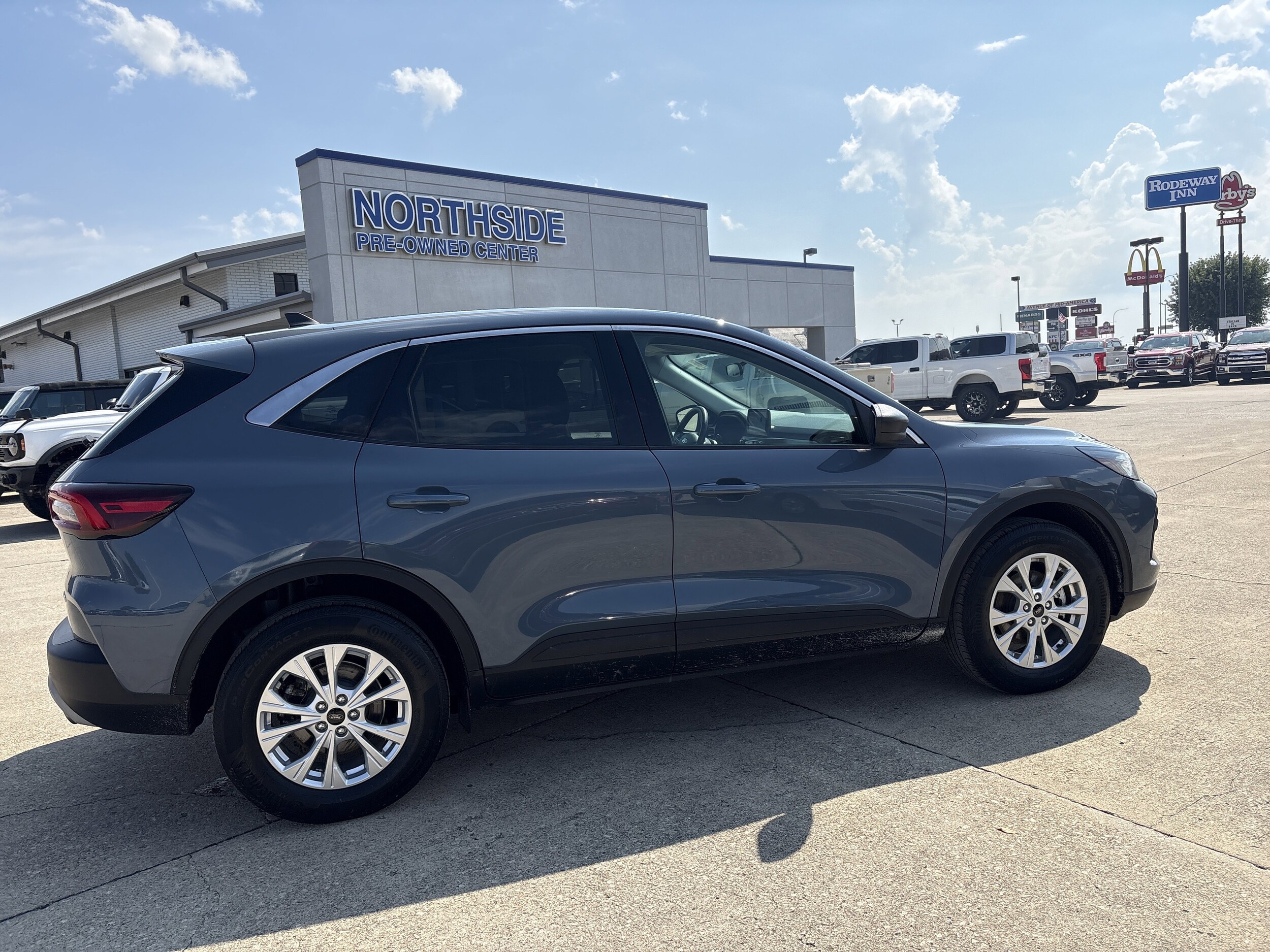 2023 Ford Escape Active photo 2
