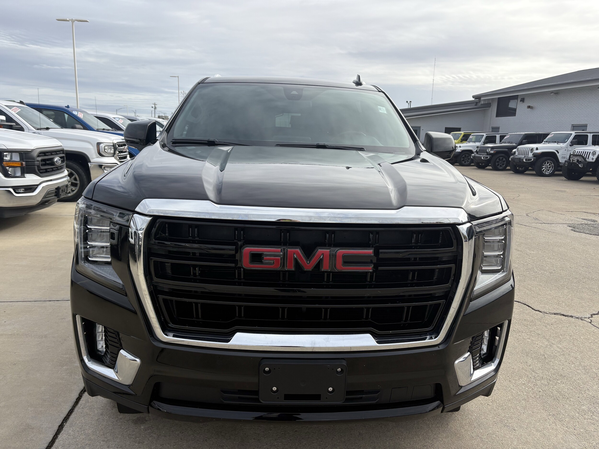 2021 Gmc Yukon XL SLE photo 2
