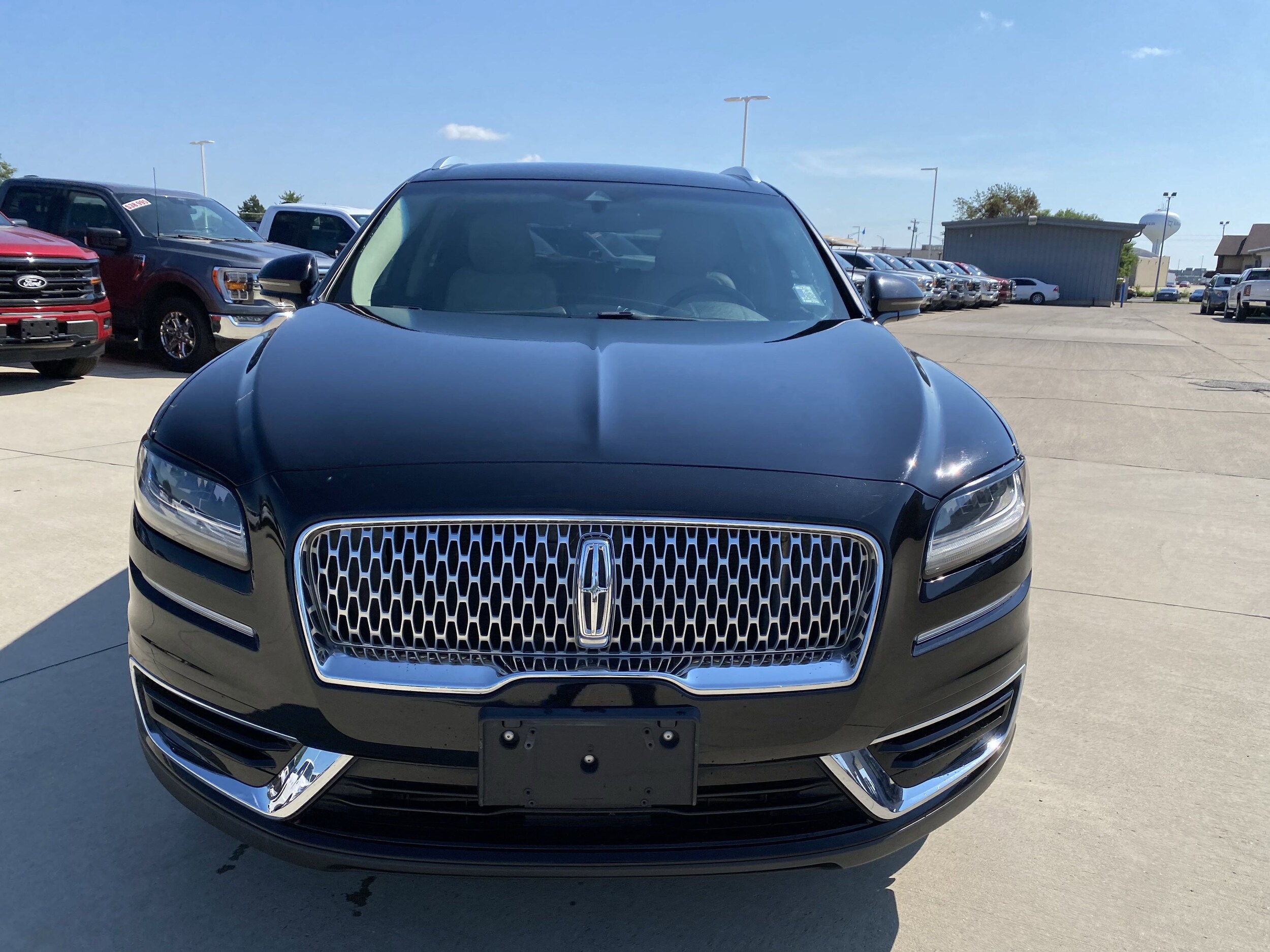 2020 Lincoln Nautilus Standard photo 2