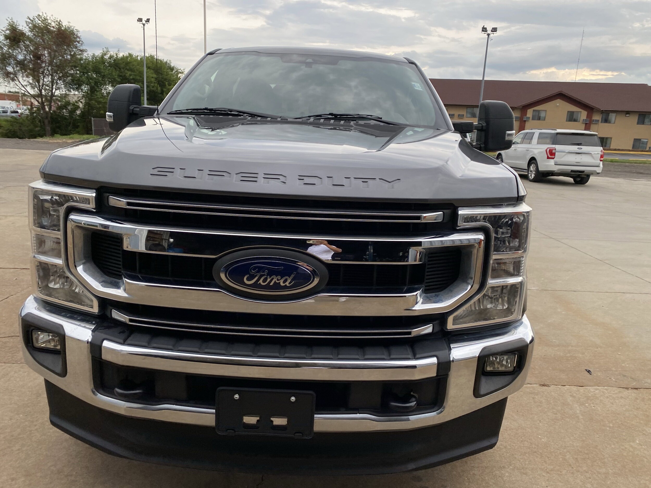 2021 Ford F-250 photo 2