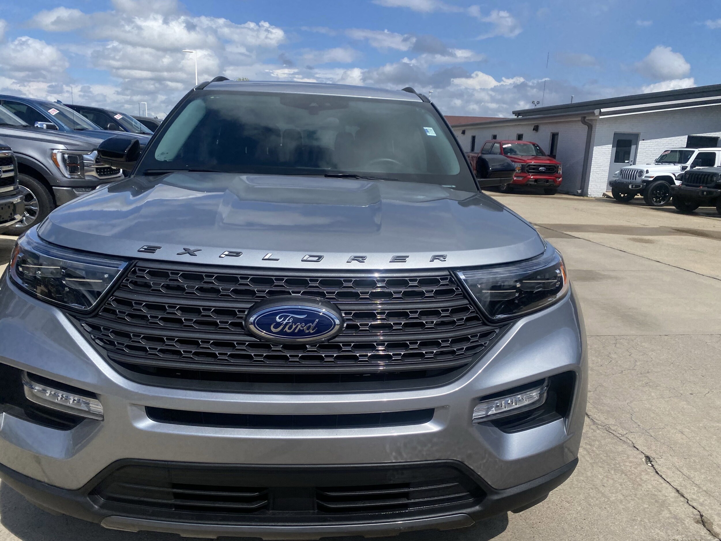 Used 2023 Ford Explorer XLT with VIN 1FMSK8DH6PGB36129 for sale in Effingham, IL