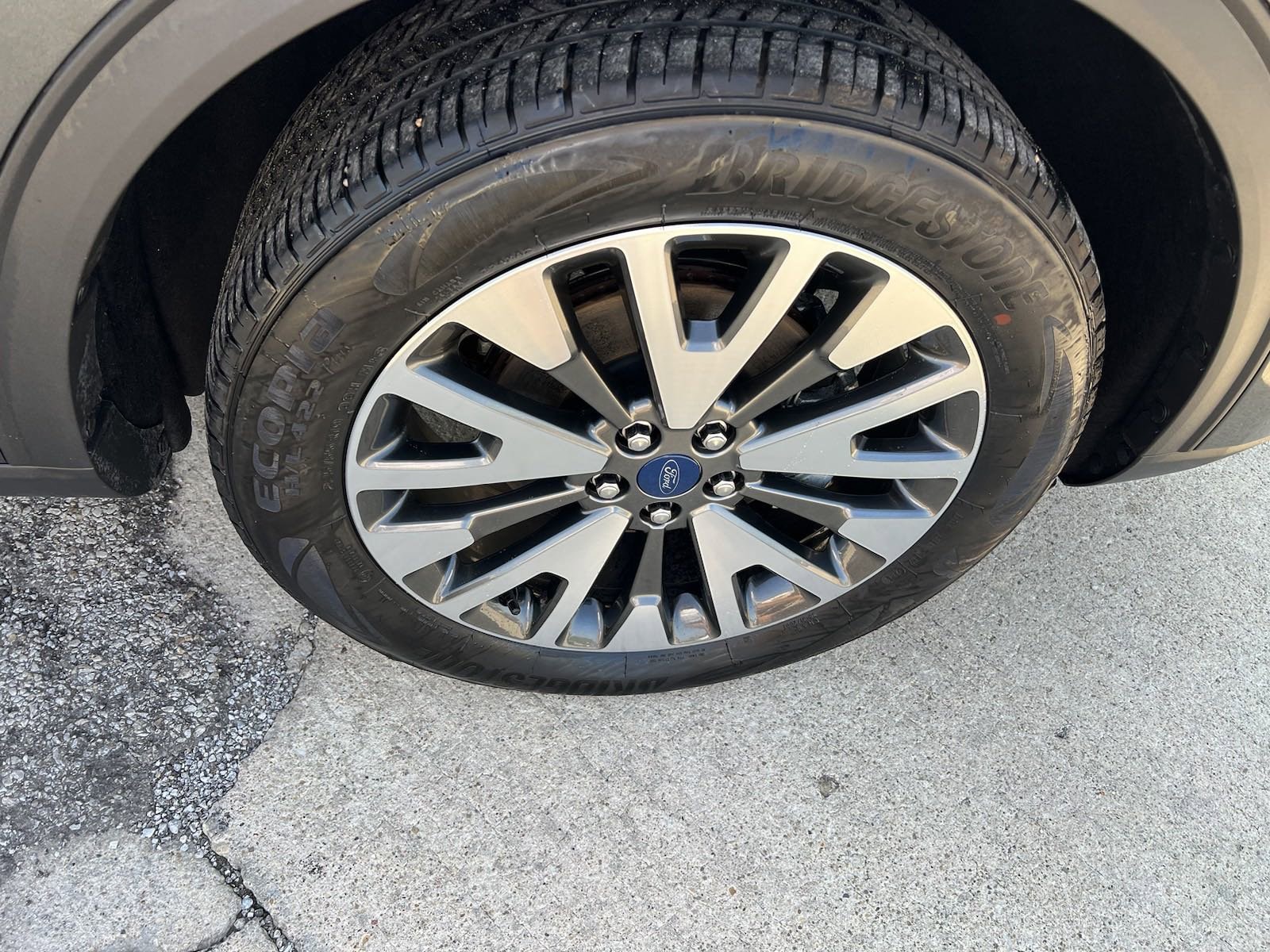 Used 2020 Ford Escape Titanium with VIN 1FMCU9J98LUA00680 for sale in Effingham, IL