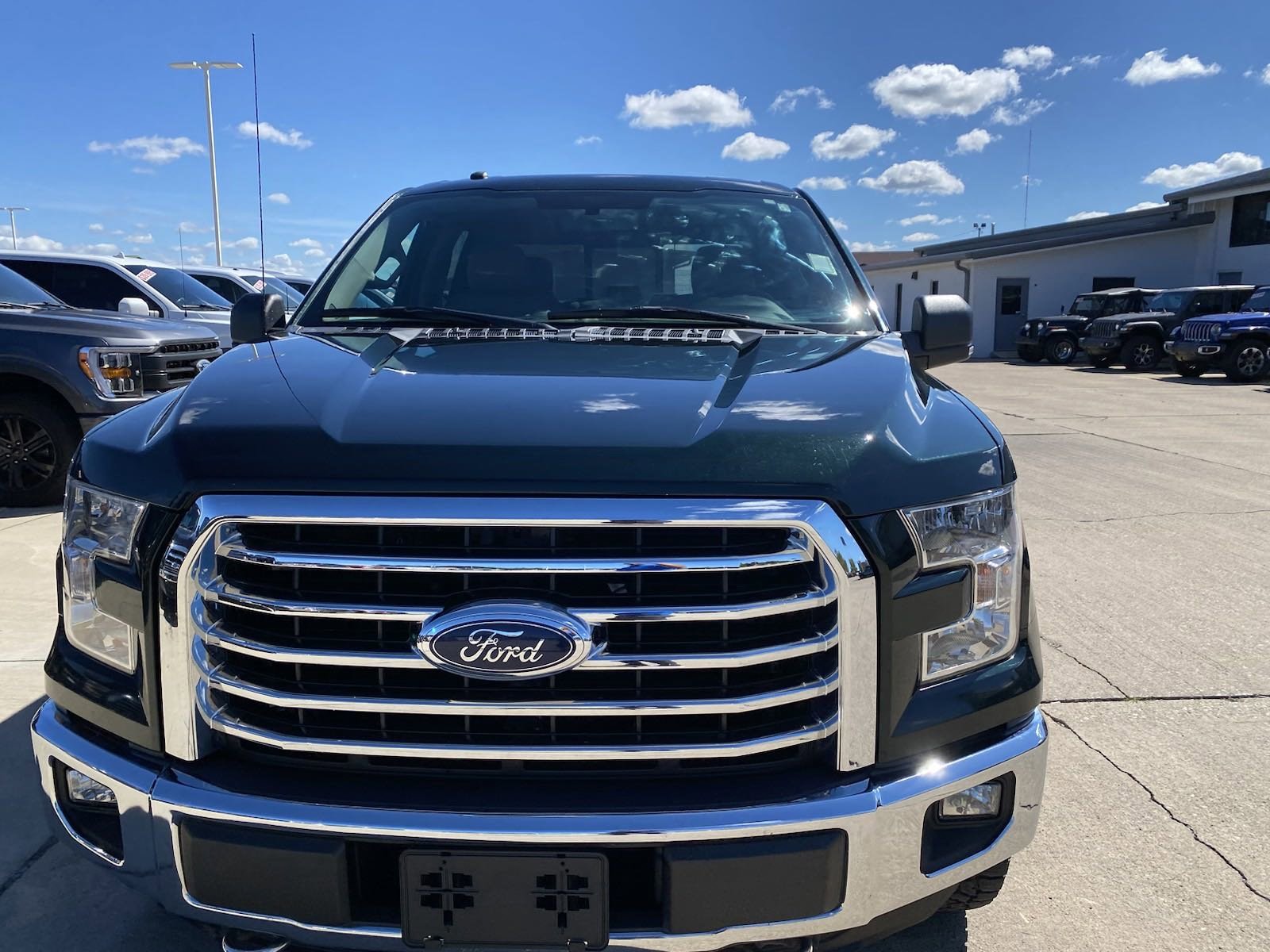 Used 2016 Ford F-150 XLT with VIN 1FTEW1EP2GFB24617 for sale in Effingham, IL