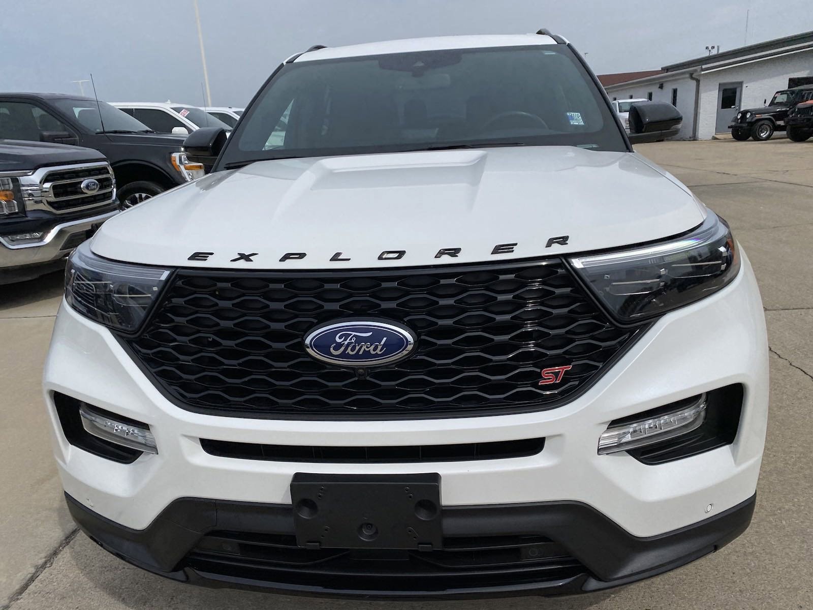 Used 2020 Ford Explorer ST with VIN 1FM5K8GC5LGA39169 for sale in Effingham, IL