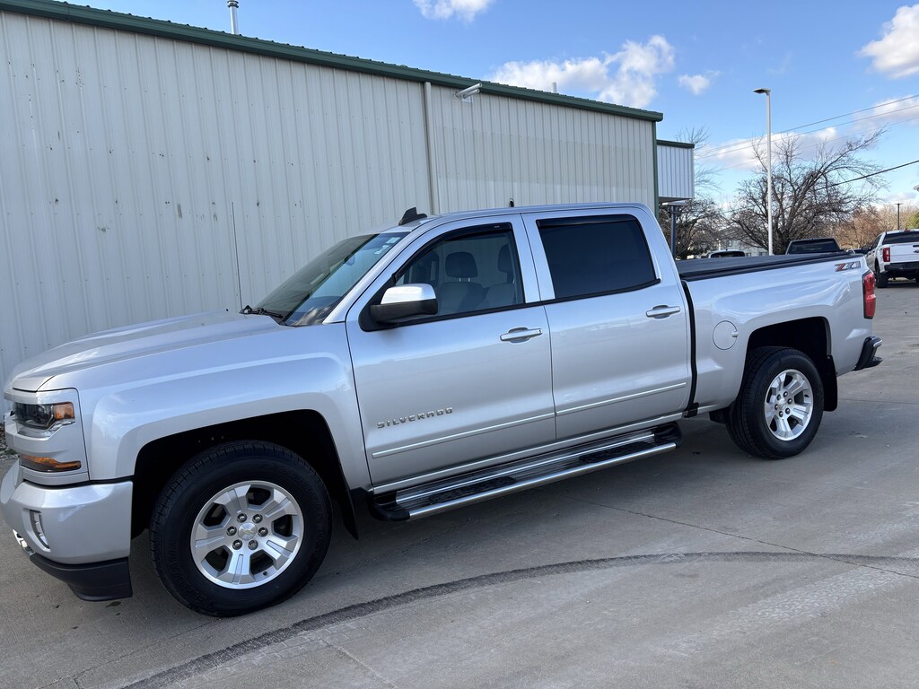 Used 2018 Chevrolet Silverado 1500 LT w/2LT Truck Crew Cab