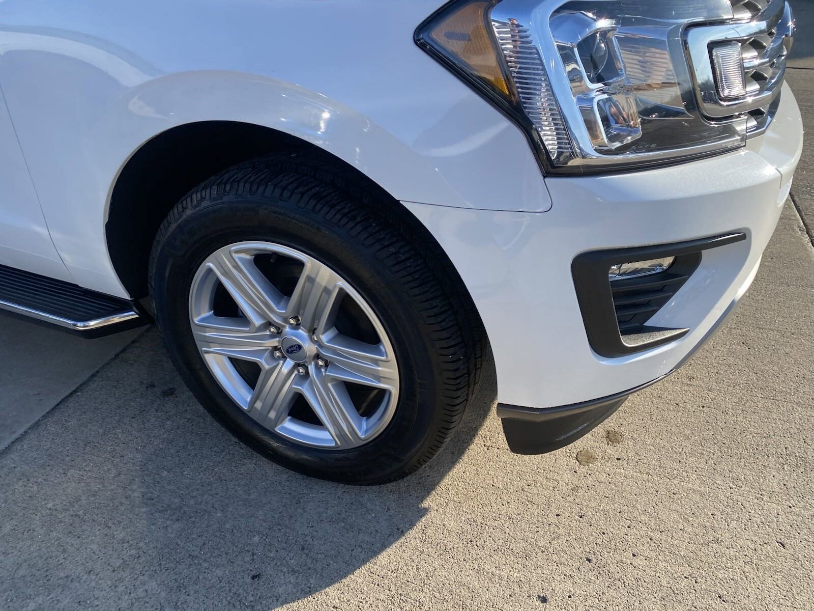 Used 2021 Ford Expedition XLT with VIN 1FMJK1JT6MEA29553 for sale in Effingham, IL