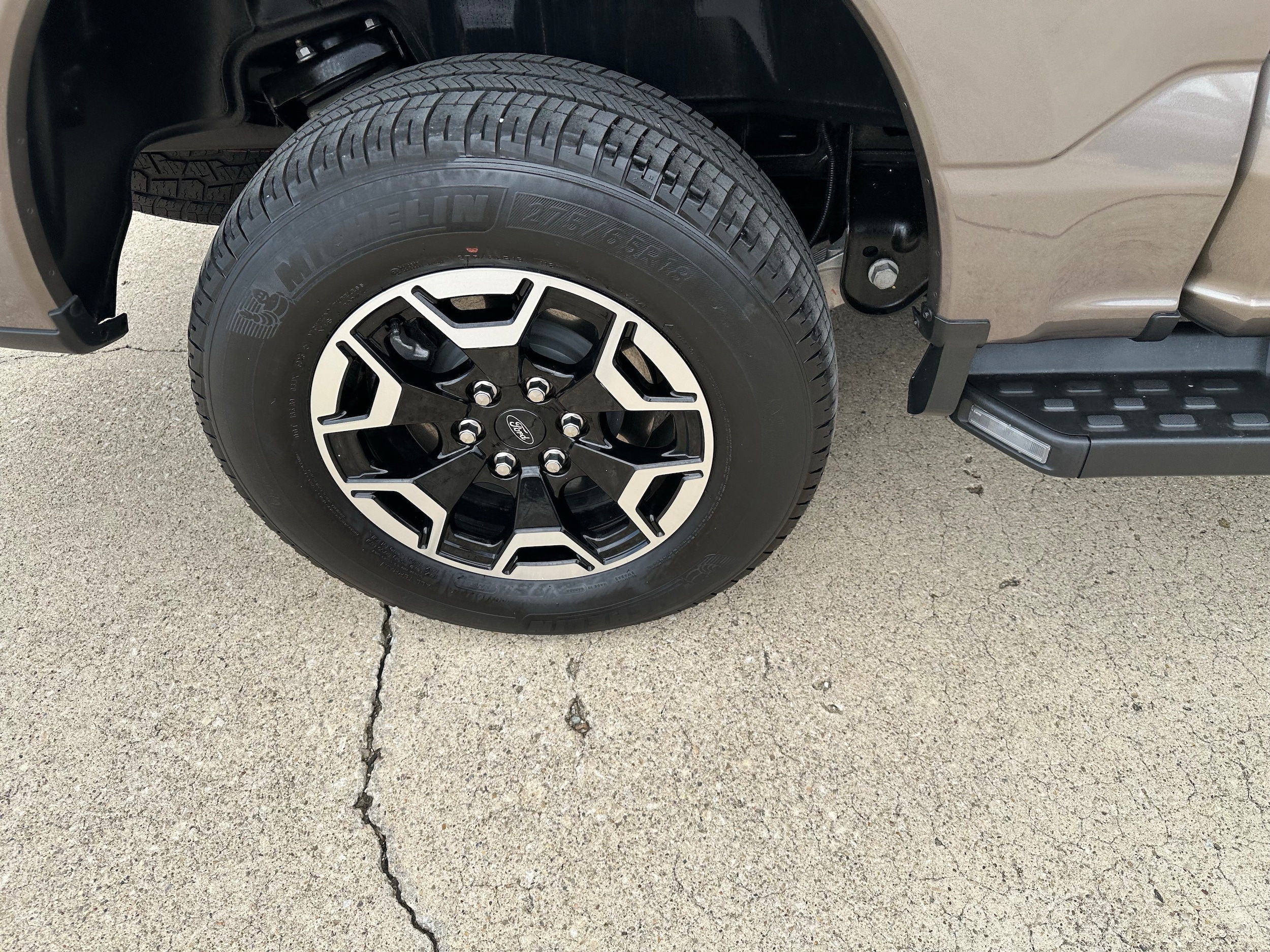 Used 2023 Ford F-150 Lightning XLT with VIN 1FTVW1EL5PWG30228 for sale in Effingham, IL