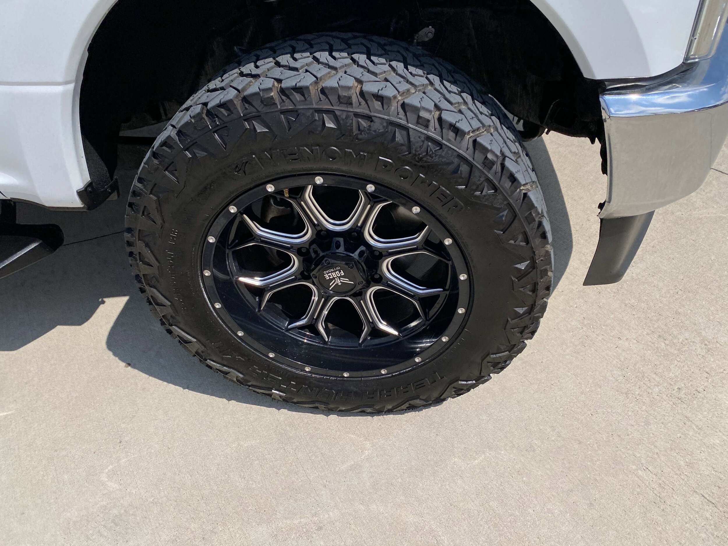 Used 2022 Ford F-250 Super Duty XLT with VIN 1FT7W2BT5NEE50429 for sale in Effingham, IL