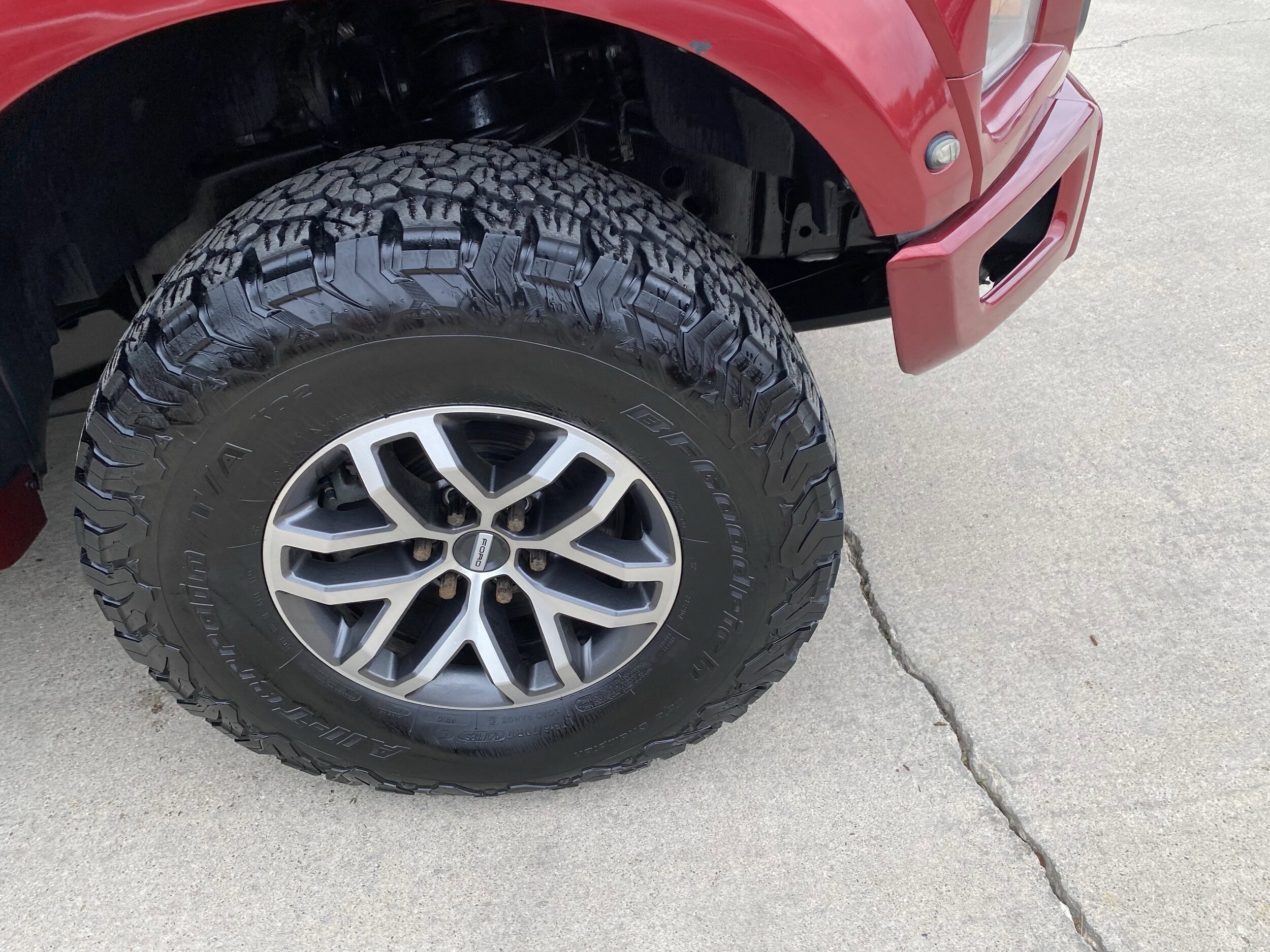 Used 2017 Ford F-150 Raptor with VIN 1FTFW1RG7HFB66992 for sale in Effingham, IL