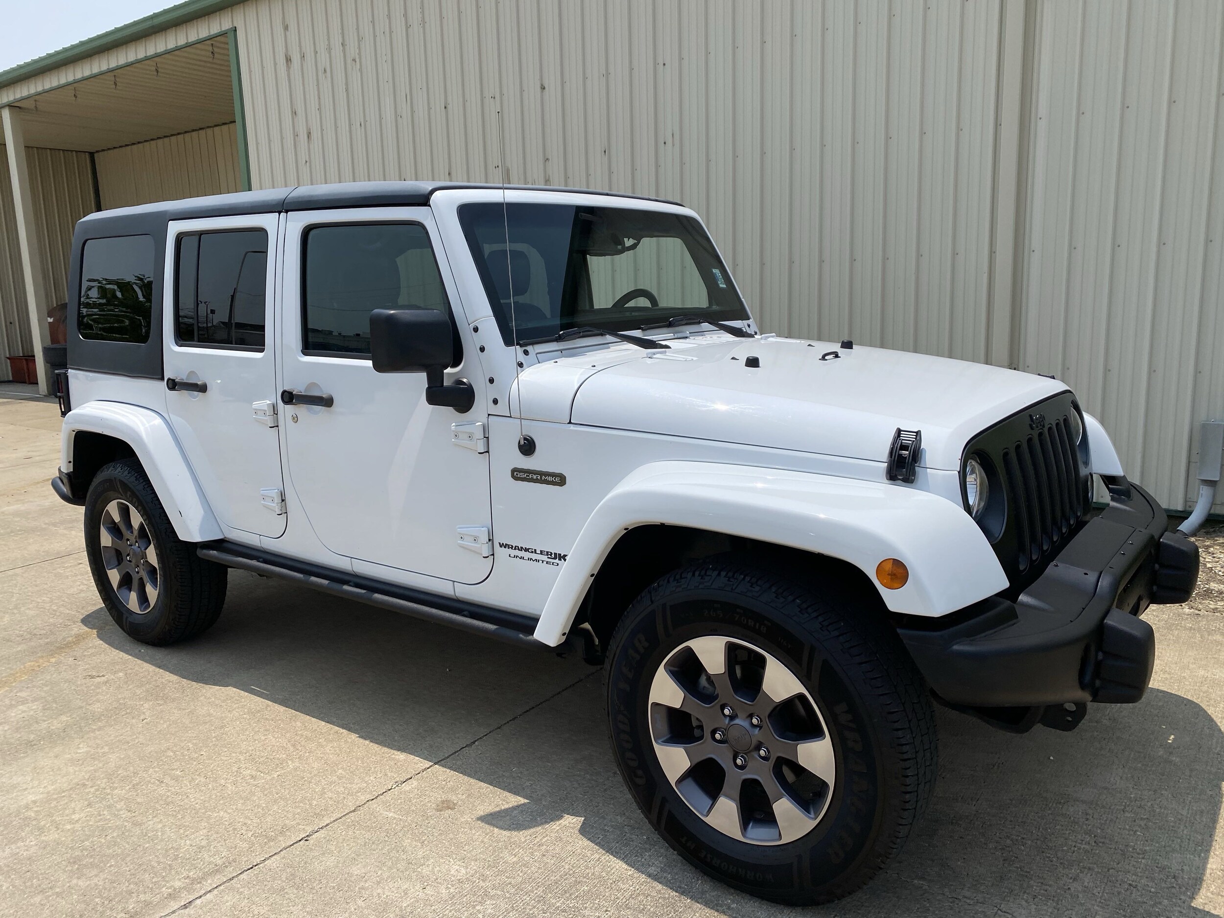 Used 2018 Jeep Wrangler JK Unlimited Freedom Edition with VIN 1C4BJWDG4JL848382 for sale in Effingham, IL