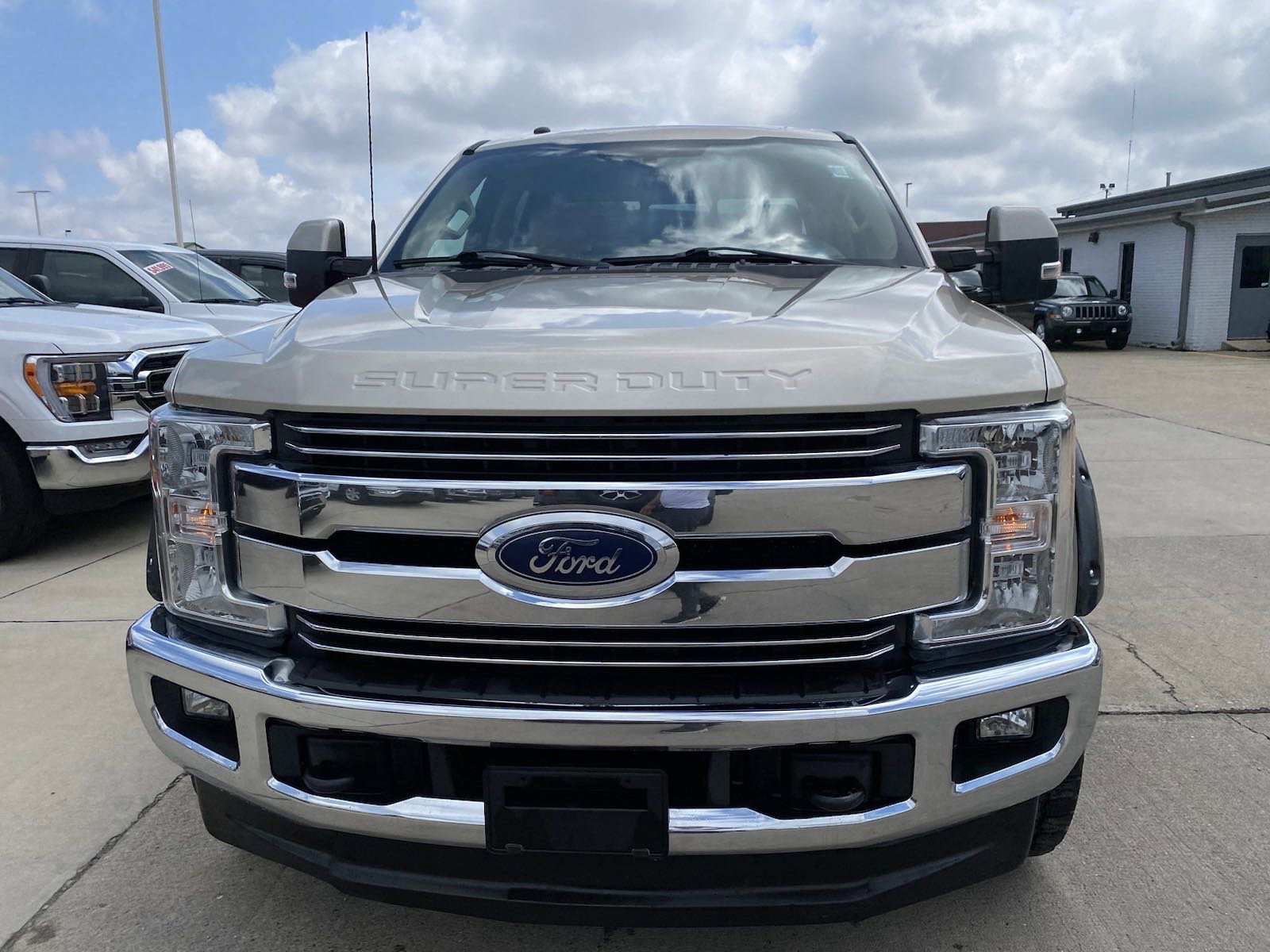 Used 2017 Ford F-250 Super Duty Lariat with VIN 1FT7W2BT2HEF48824 for sale in Effingham, IL