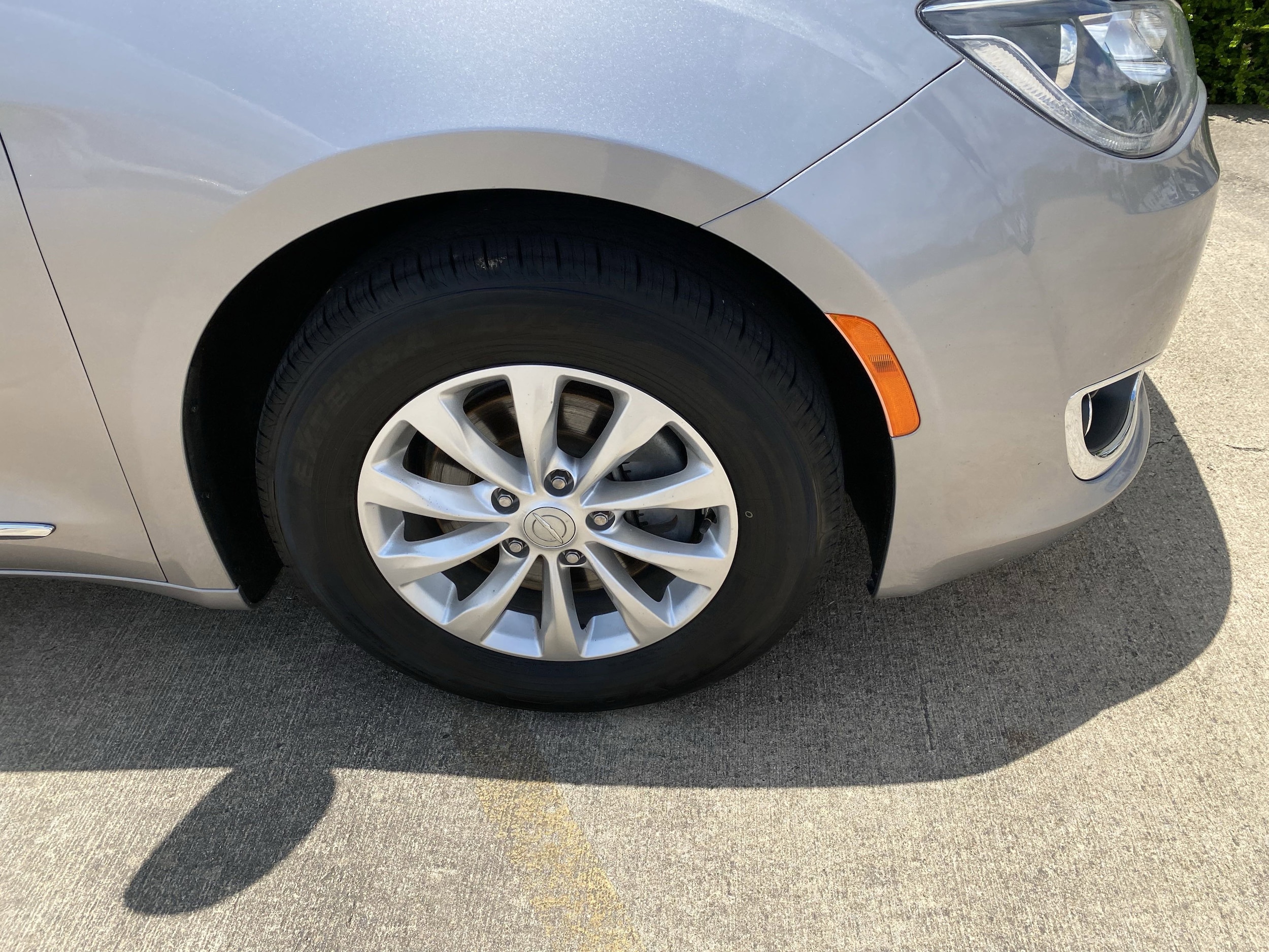 Used 2018 Chrysler Pacifica Touring L with VIN 2C4RC1BGXJR119048 for sale in Effingham, IL