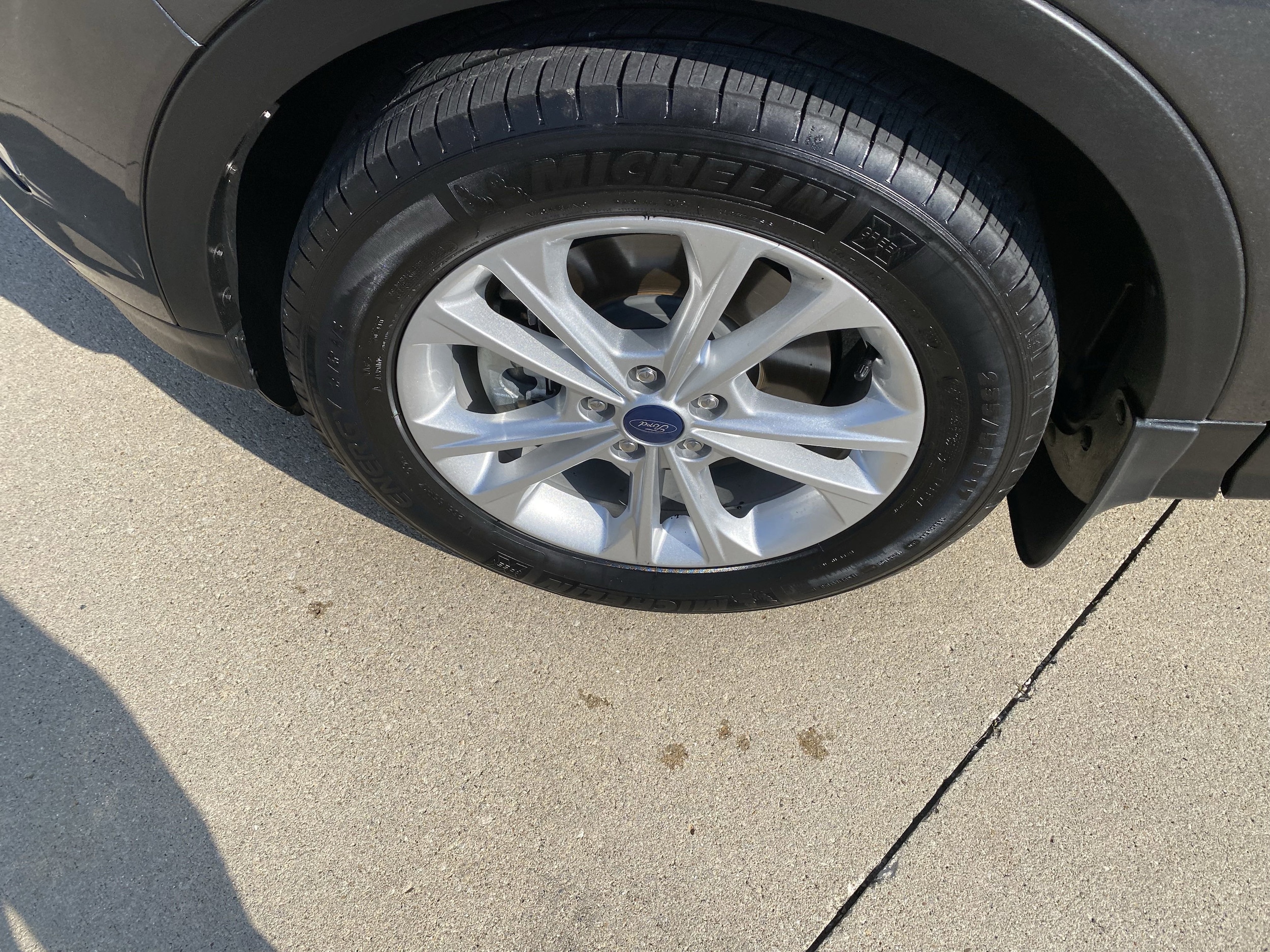 Used 2018 Ford Escape SE with VIN 1FMCU9GD7JUA80529 for sale in Effingham, IL