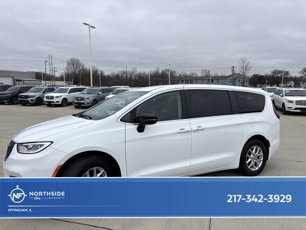 2024 Chrysler Pacifica Touring L Van Passenger Van