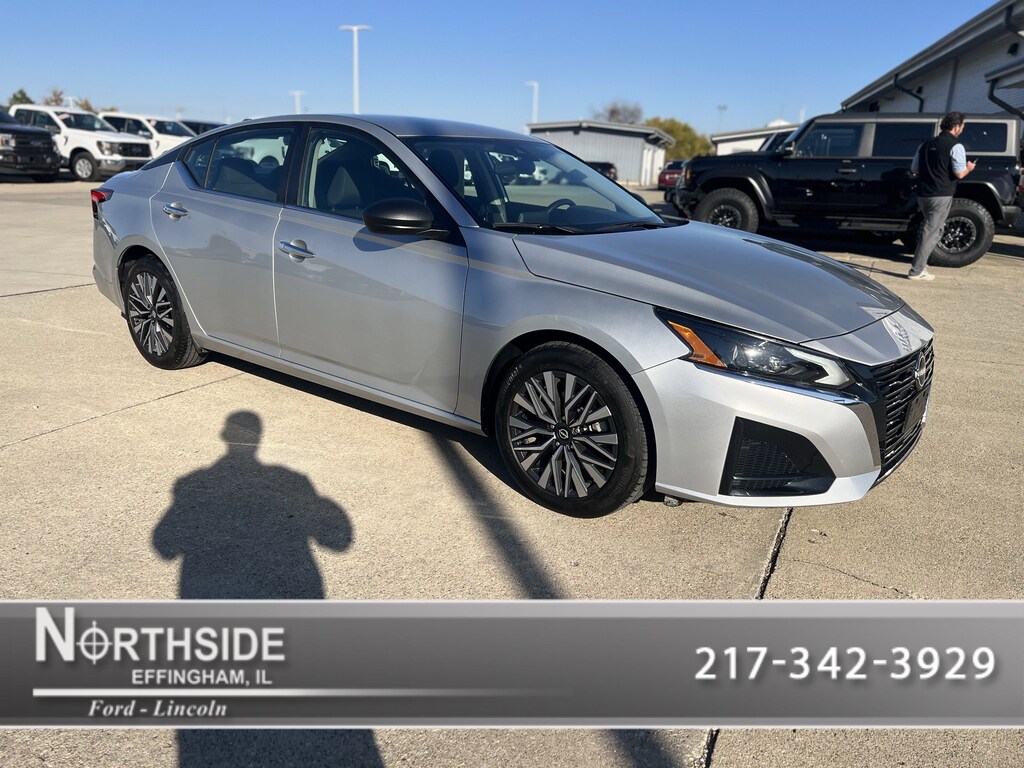 Used 2024 Nissan Altima 2.5 SV Sedan